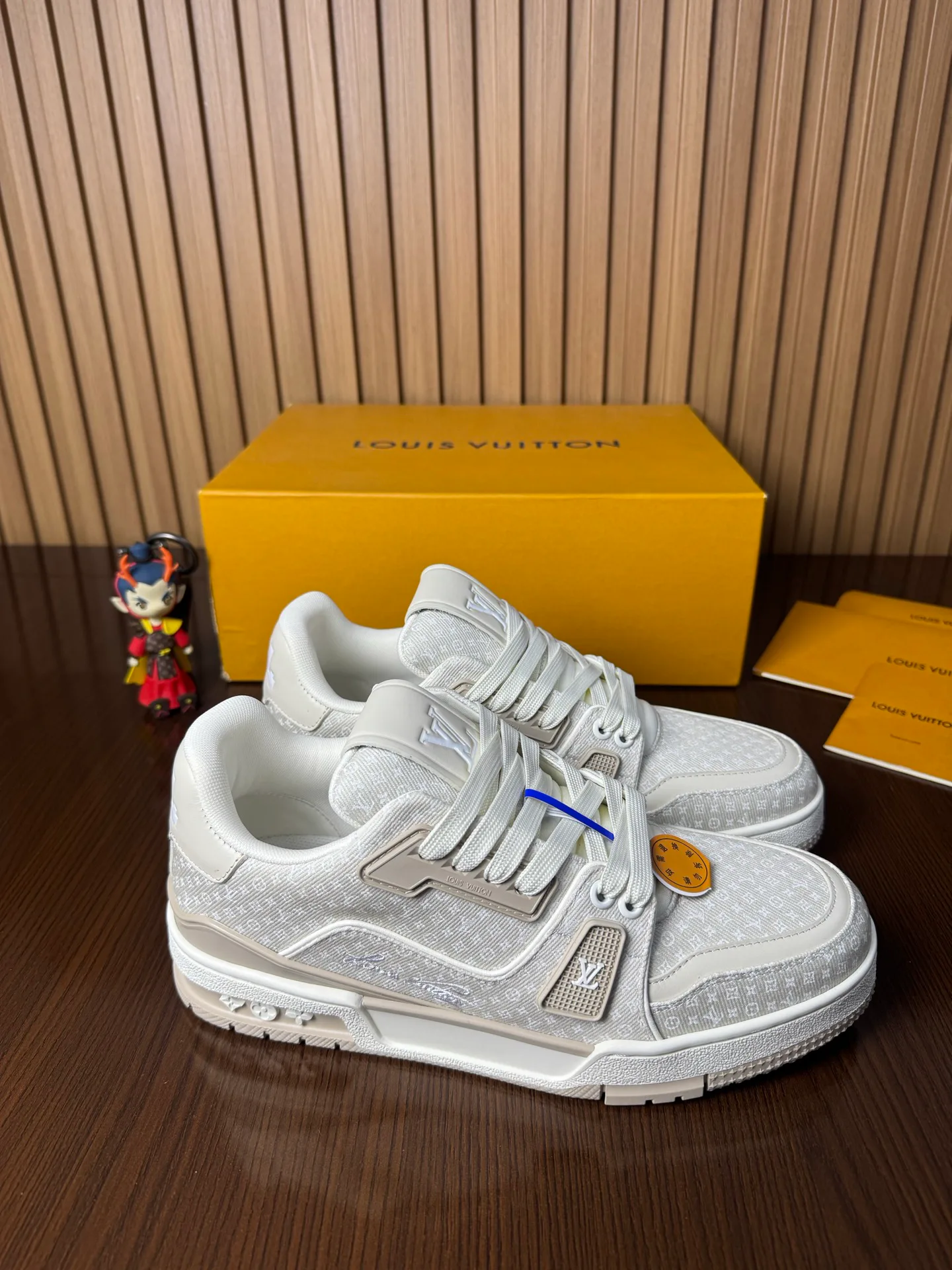 Кроссовки Женские Louis Vuitton 18467452
