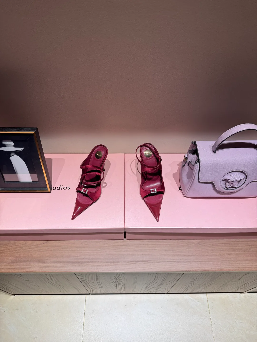 Босоножки Женские Saint Laurent 5737622