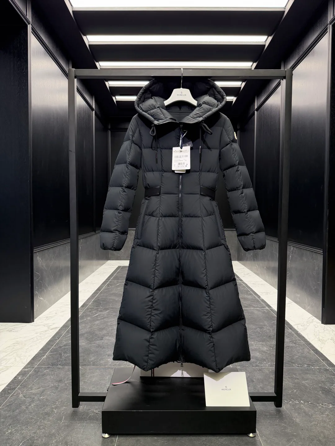 Куртки И Пуховики Женские Moncler 19080357