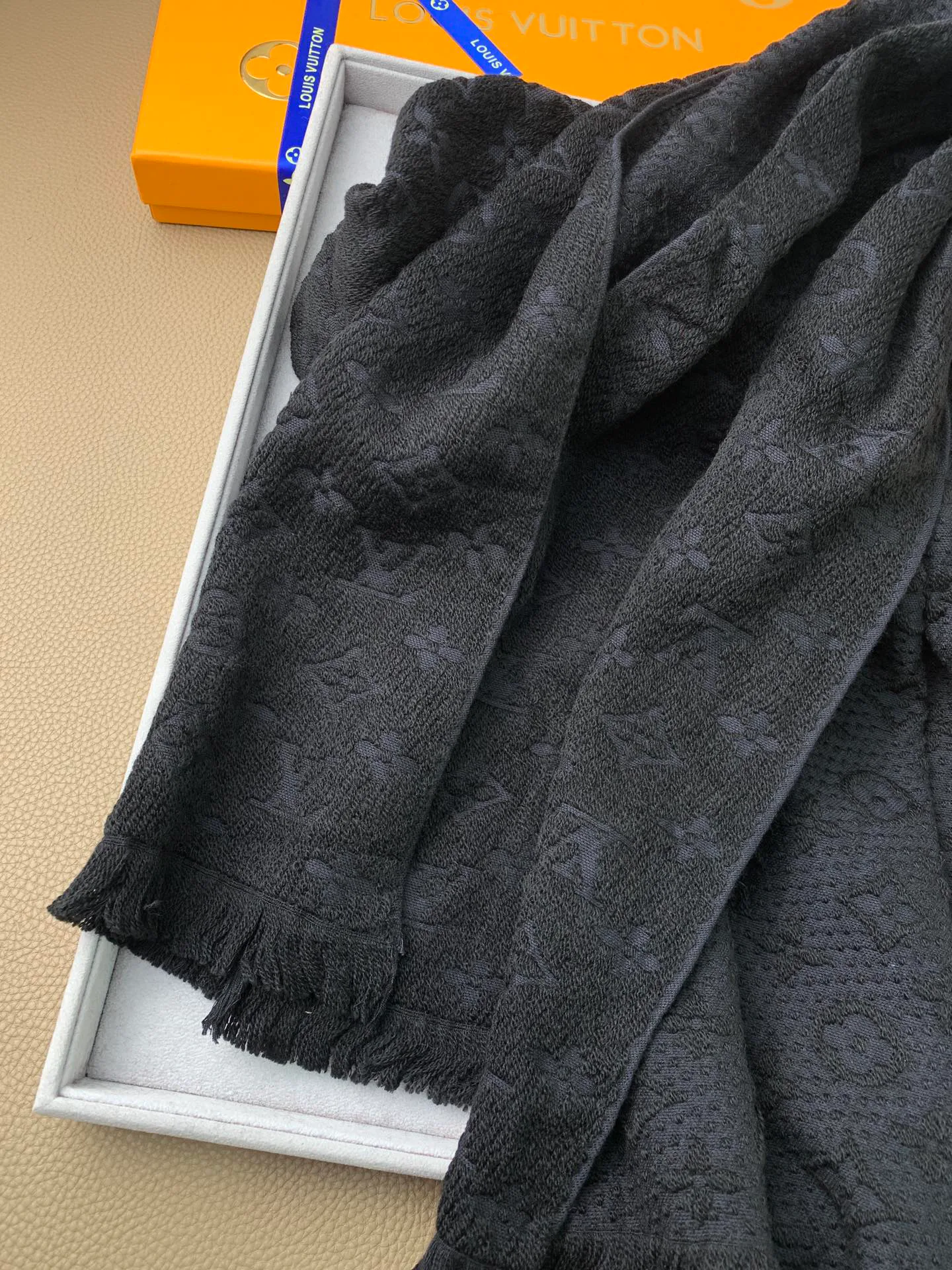 Шарфы Louis Vuitton 18525765