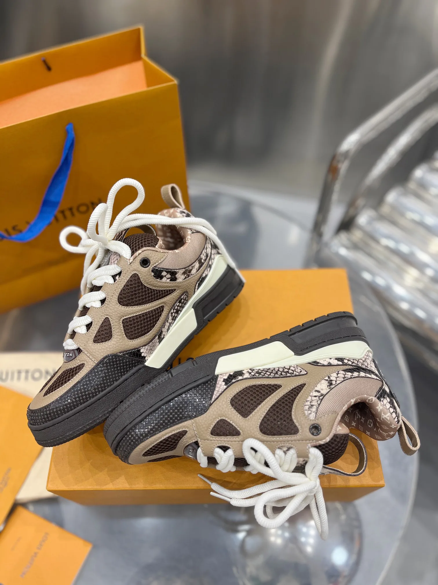 Кроссовки Женские Louis Vuitton 1141905