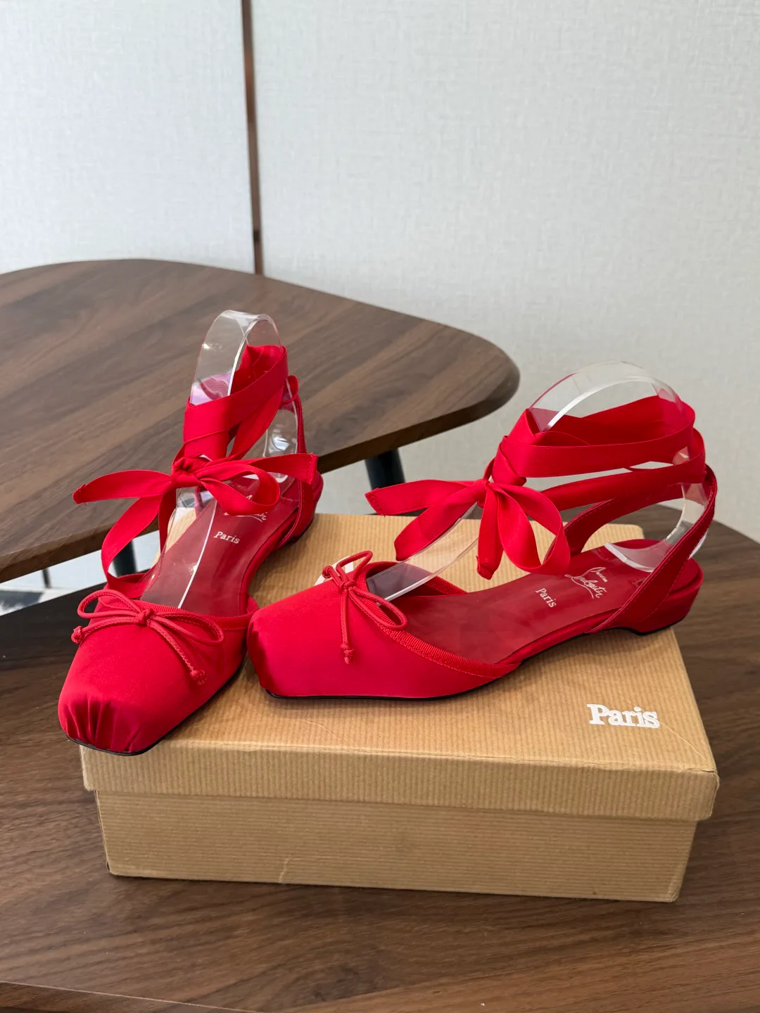 Туфли Женские Christian Louboutin 17461354