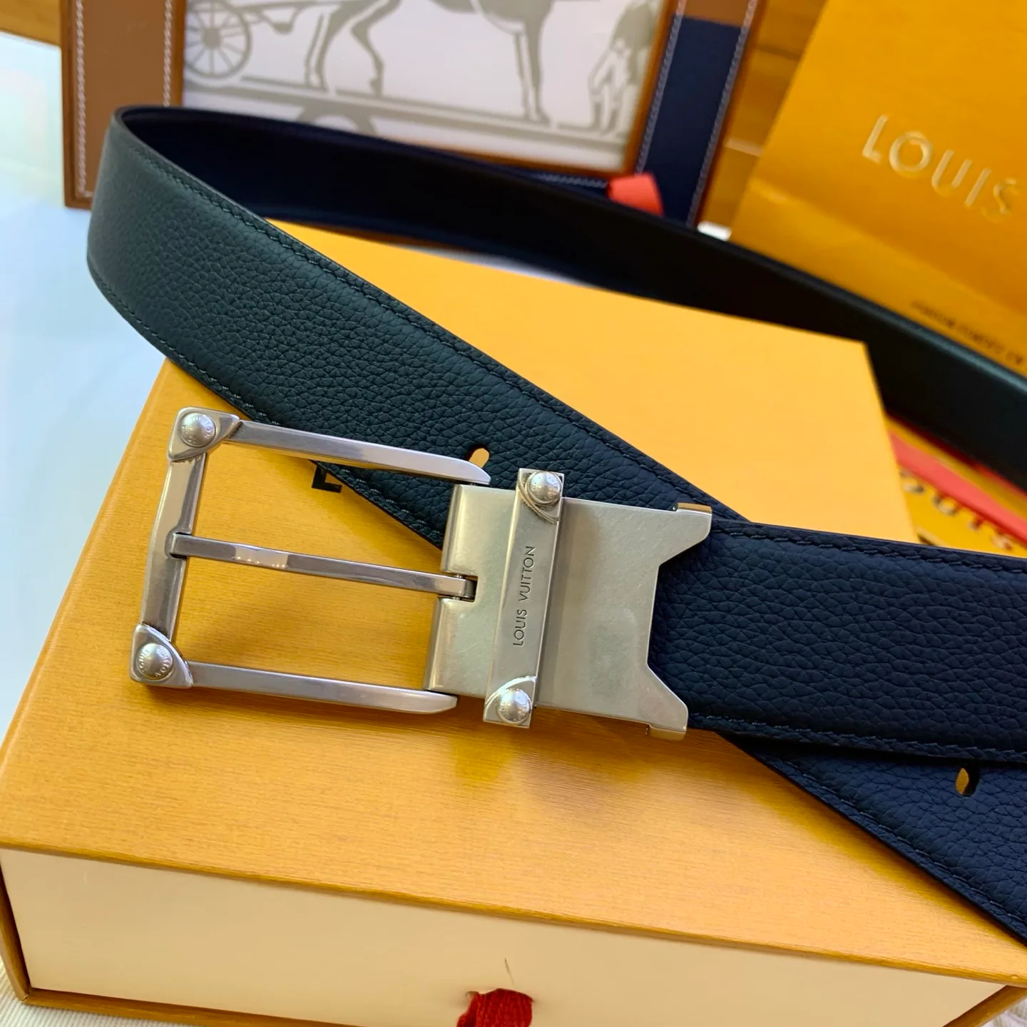 Ремни Louis Vuitton 17638920