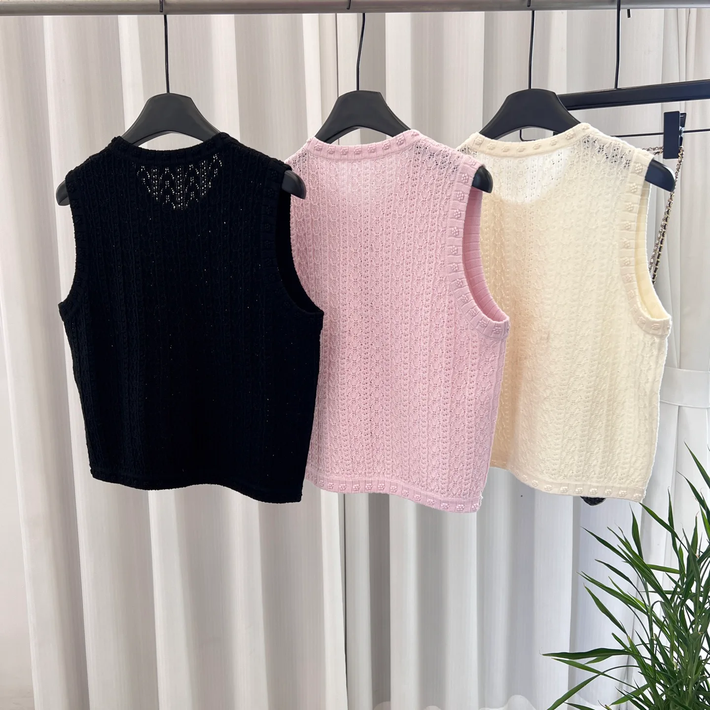 Жилеты Женские Chanel 11697170