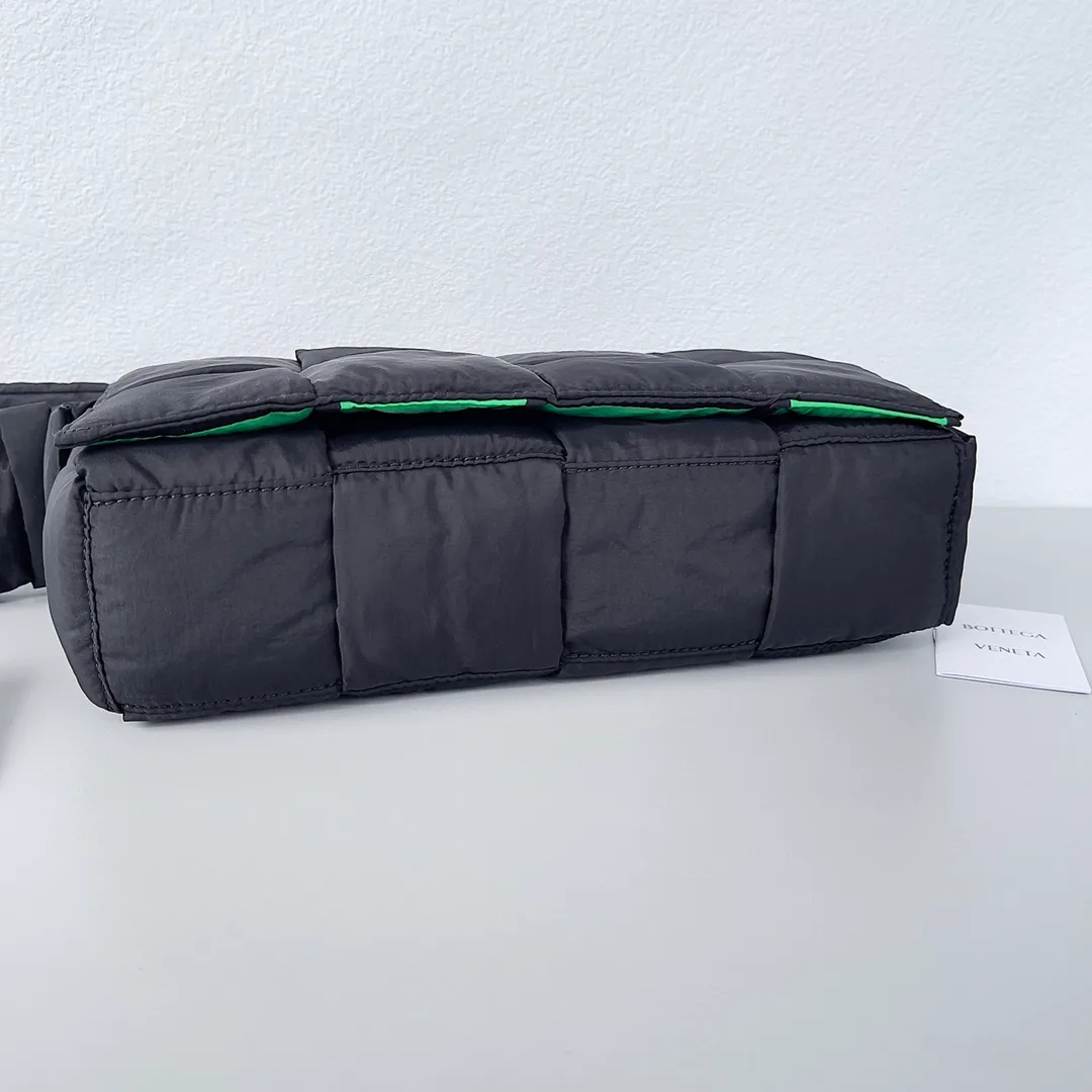 Сумки На Ремне Женские Bottega Veneta 4304739