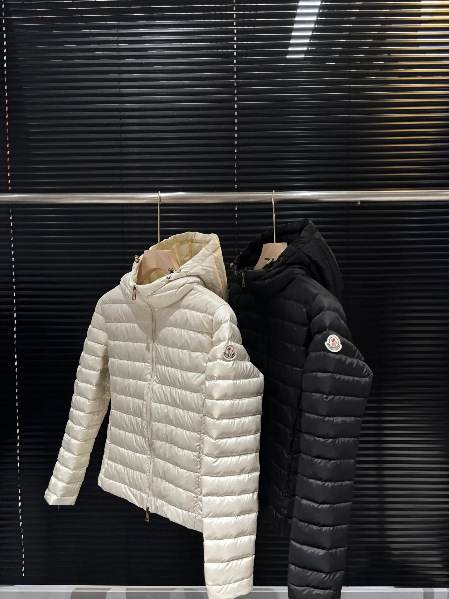 Куртки И Пуховики Женские Moncler 19103604