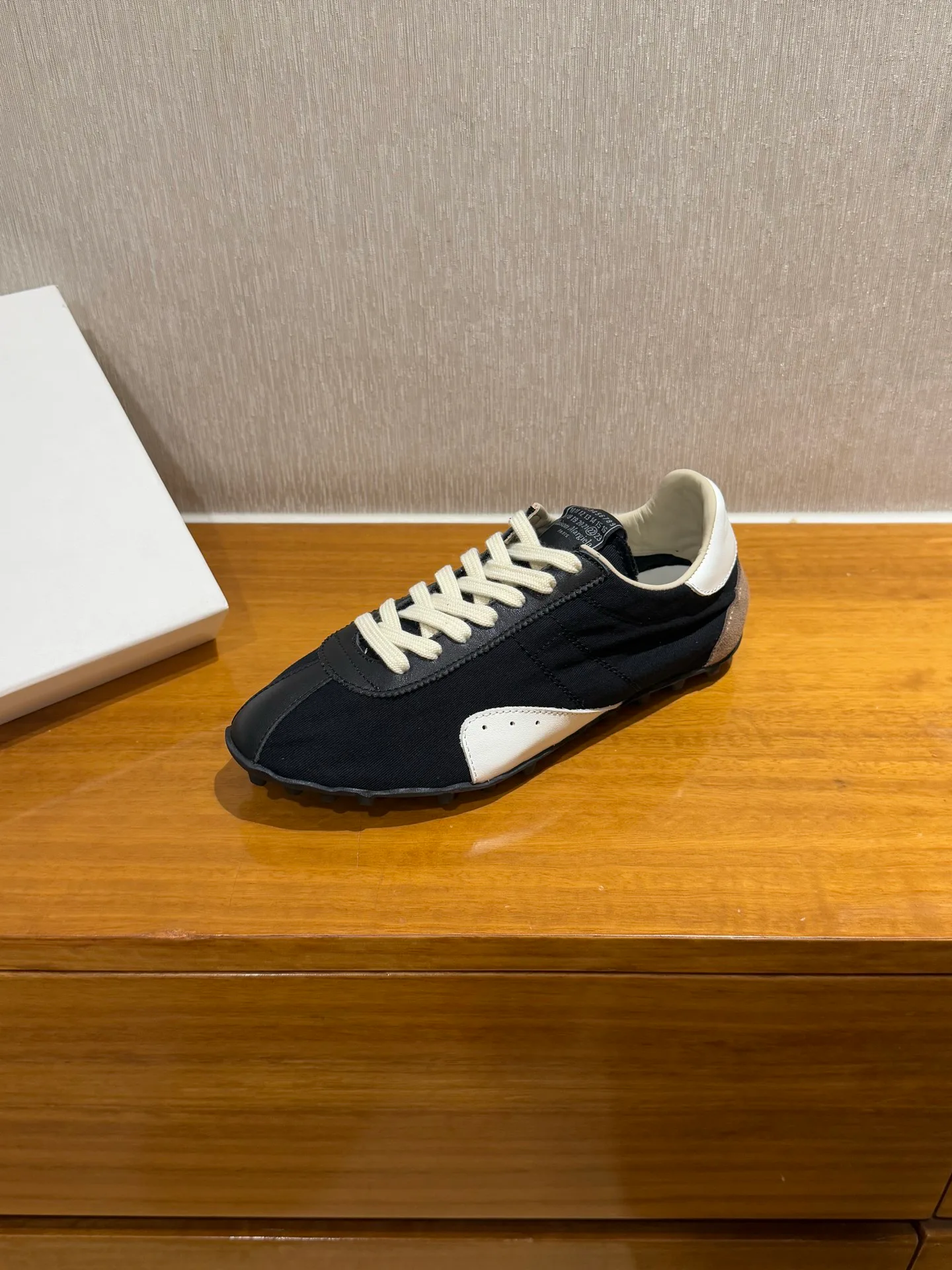 Кроссовки Женские Maison Margiela 24501