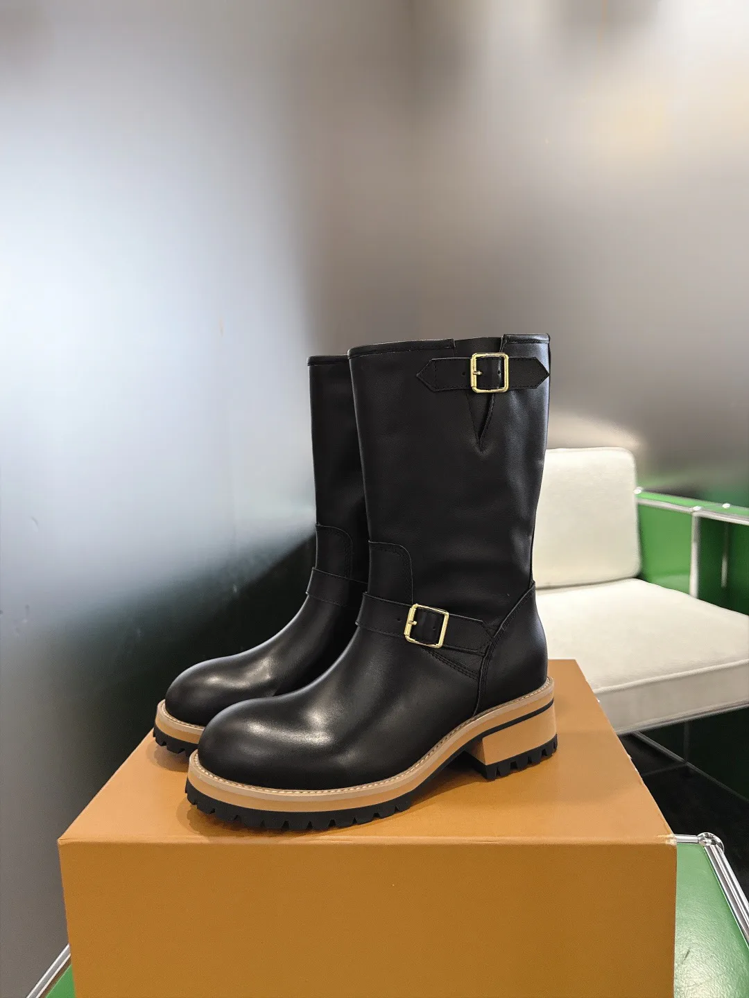 Ботинки Женские Louis Vuitton 18053351
