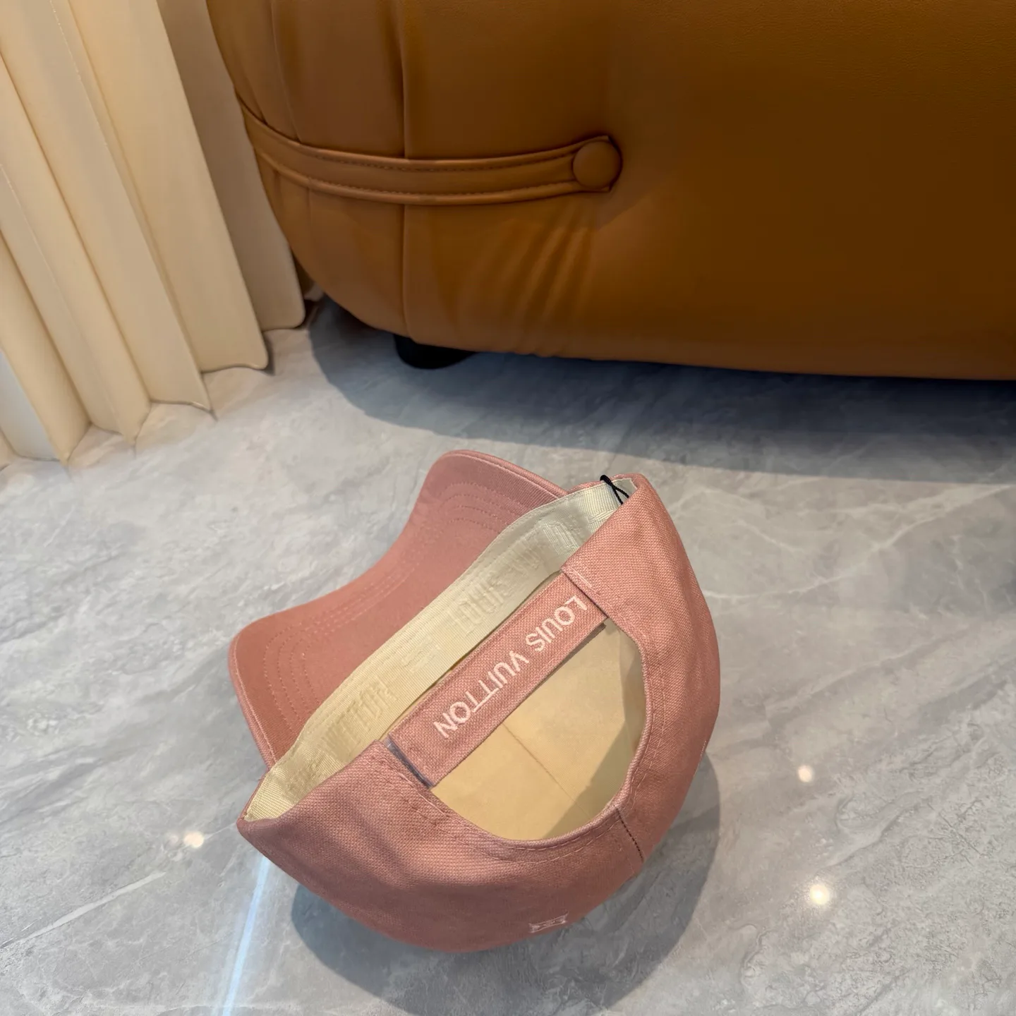 Головные Уборы Louis Vuitton 17467588
