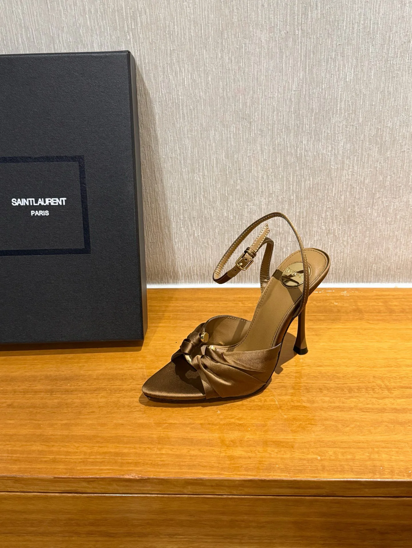 Босоножки Женские Saint Laurent 22194