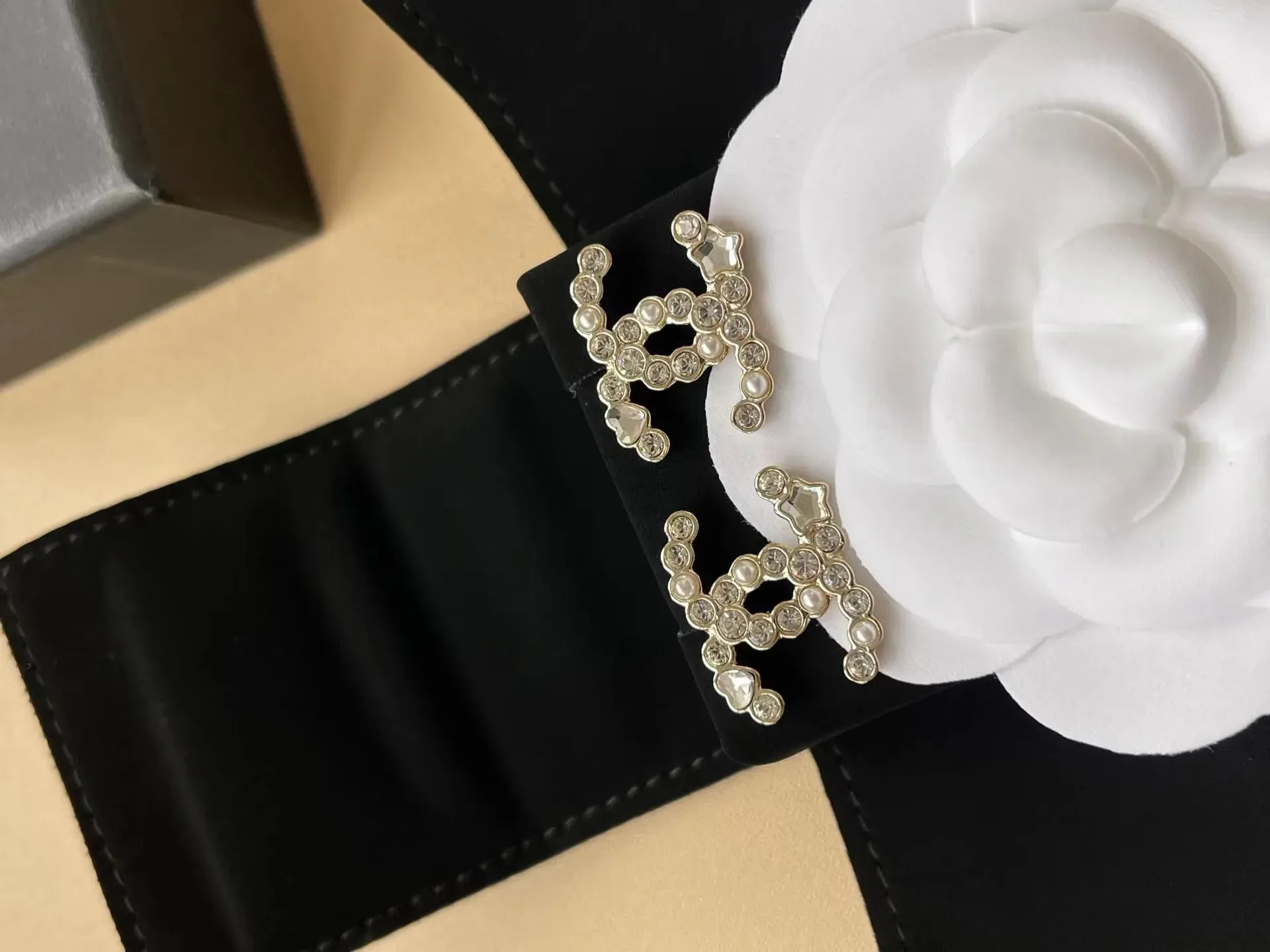 Бижутерия Chanel 1302357