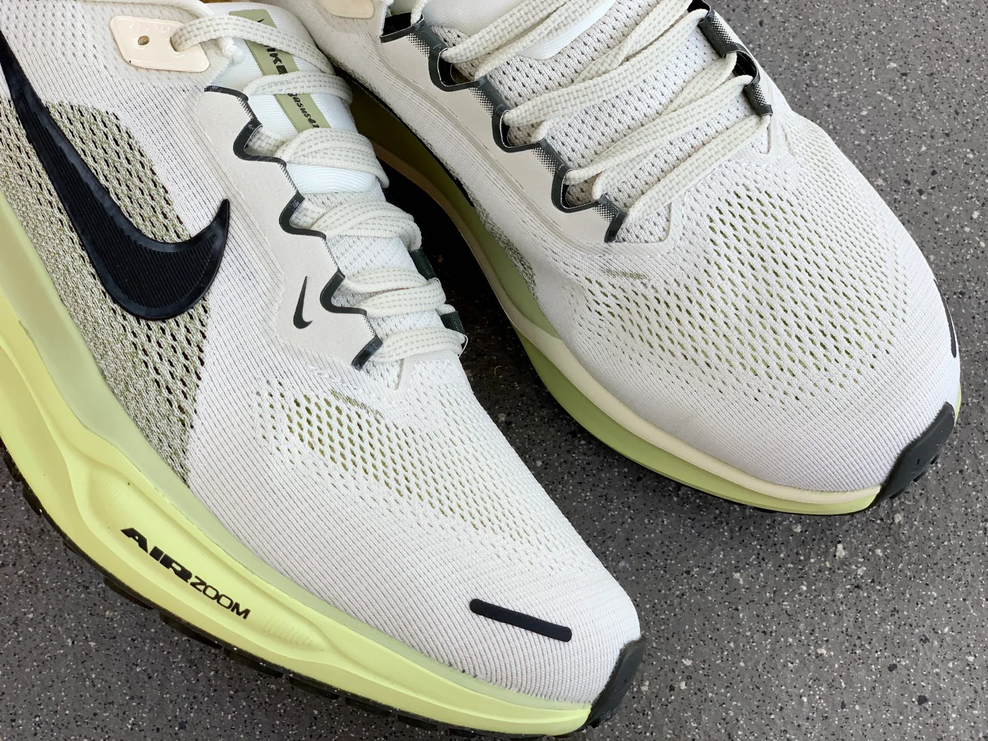 Кроссовки Женские Nike 230360