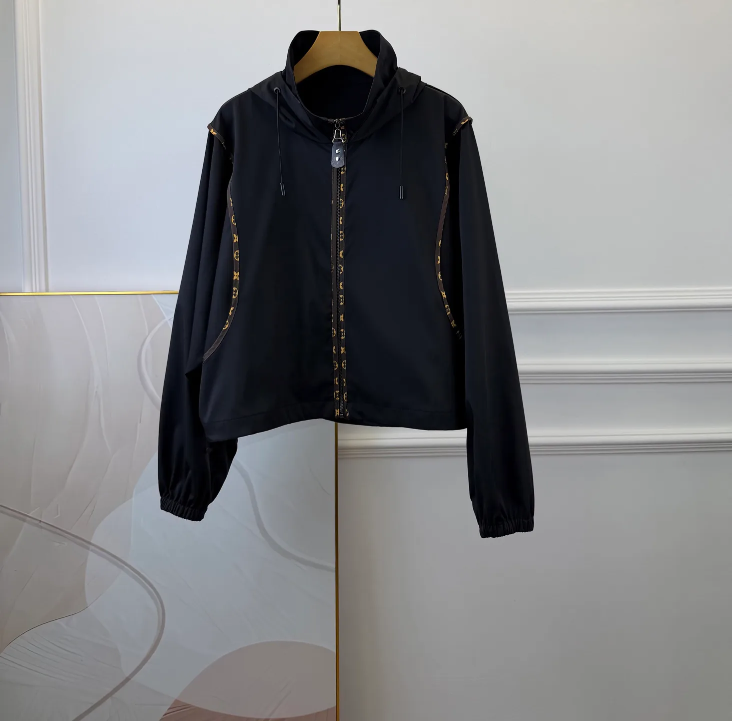 Куртки И Пуховики Женские Louis Vuitton 18010713