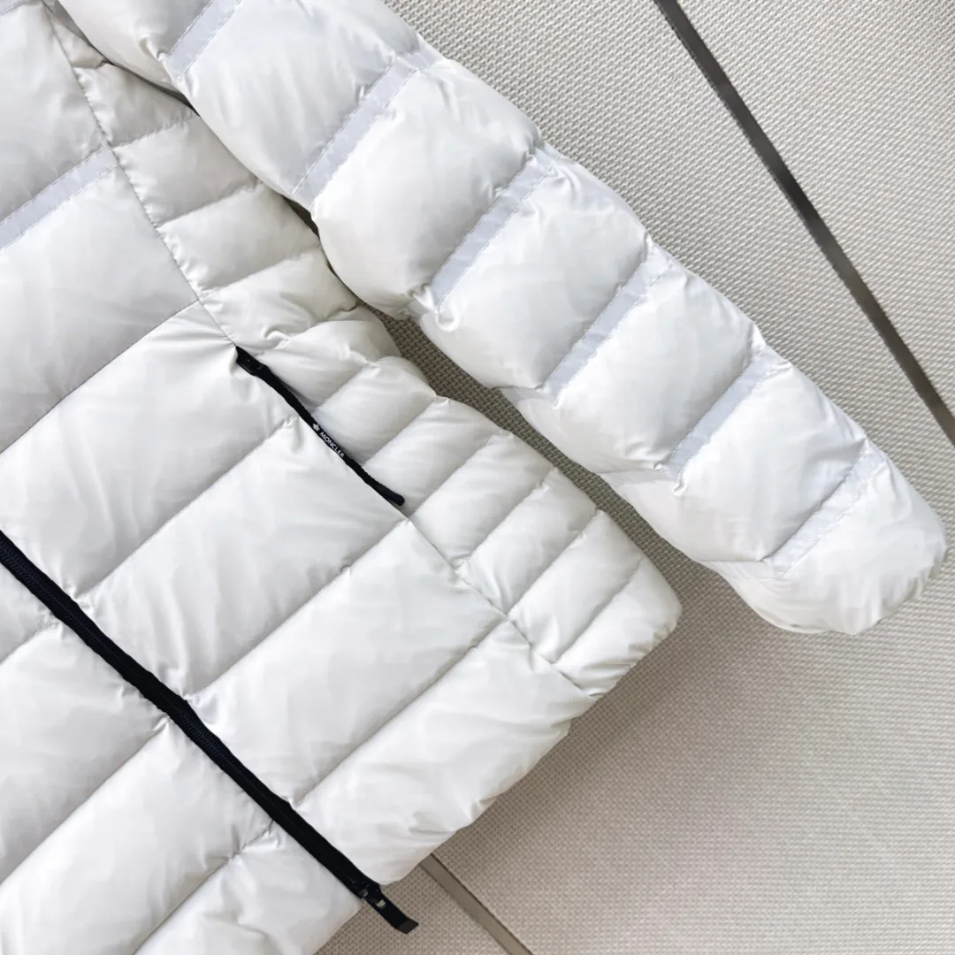 Куртки И Пуховики Женские Moncler 18450472