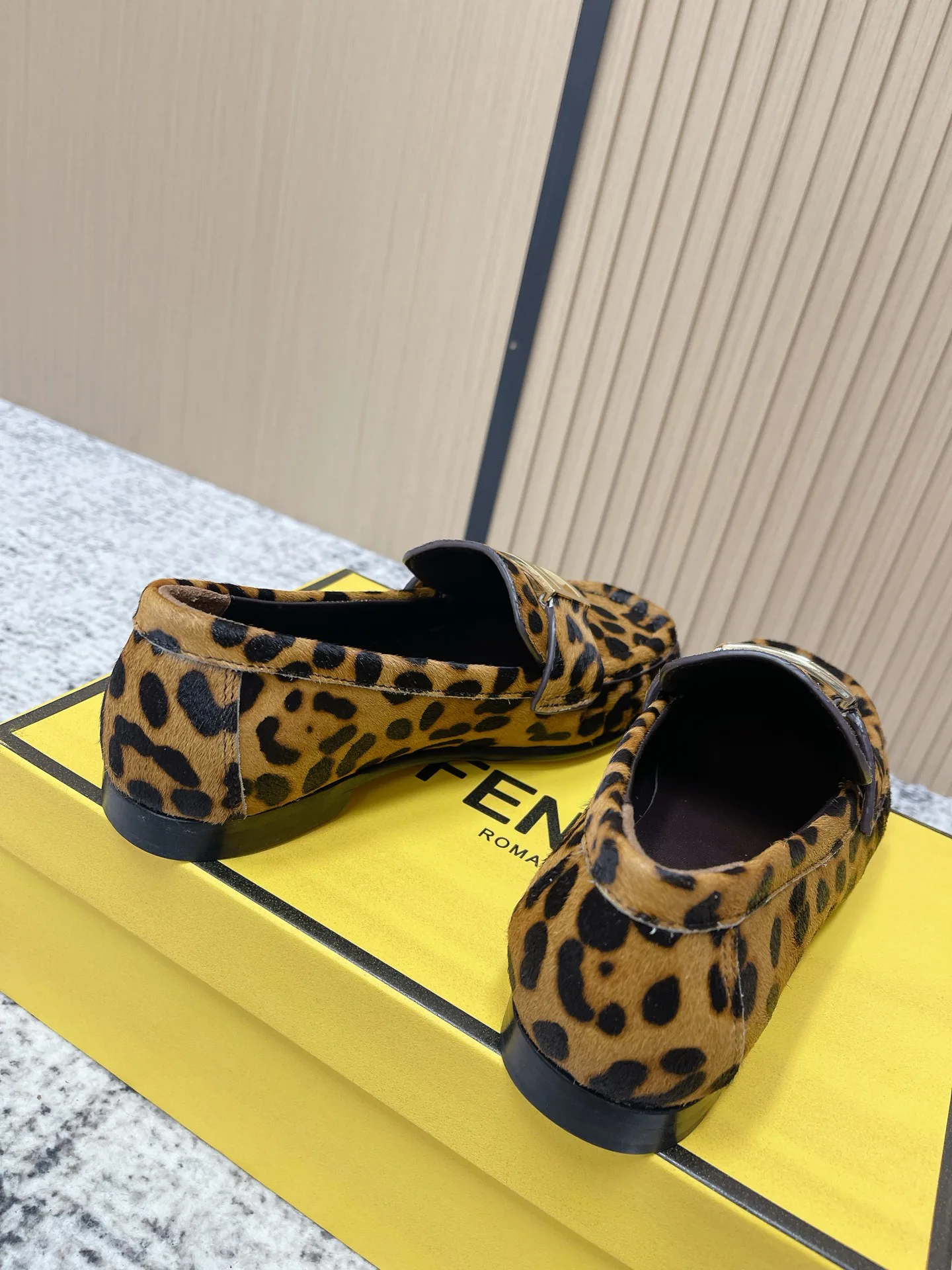 Лоферы Женские Fendi 380805