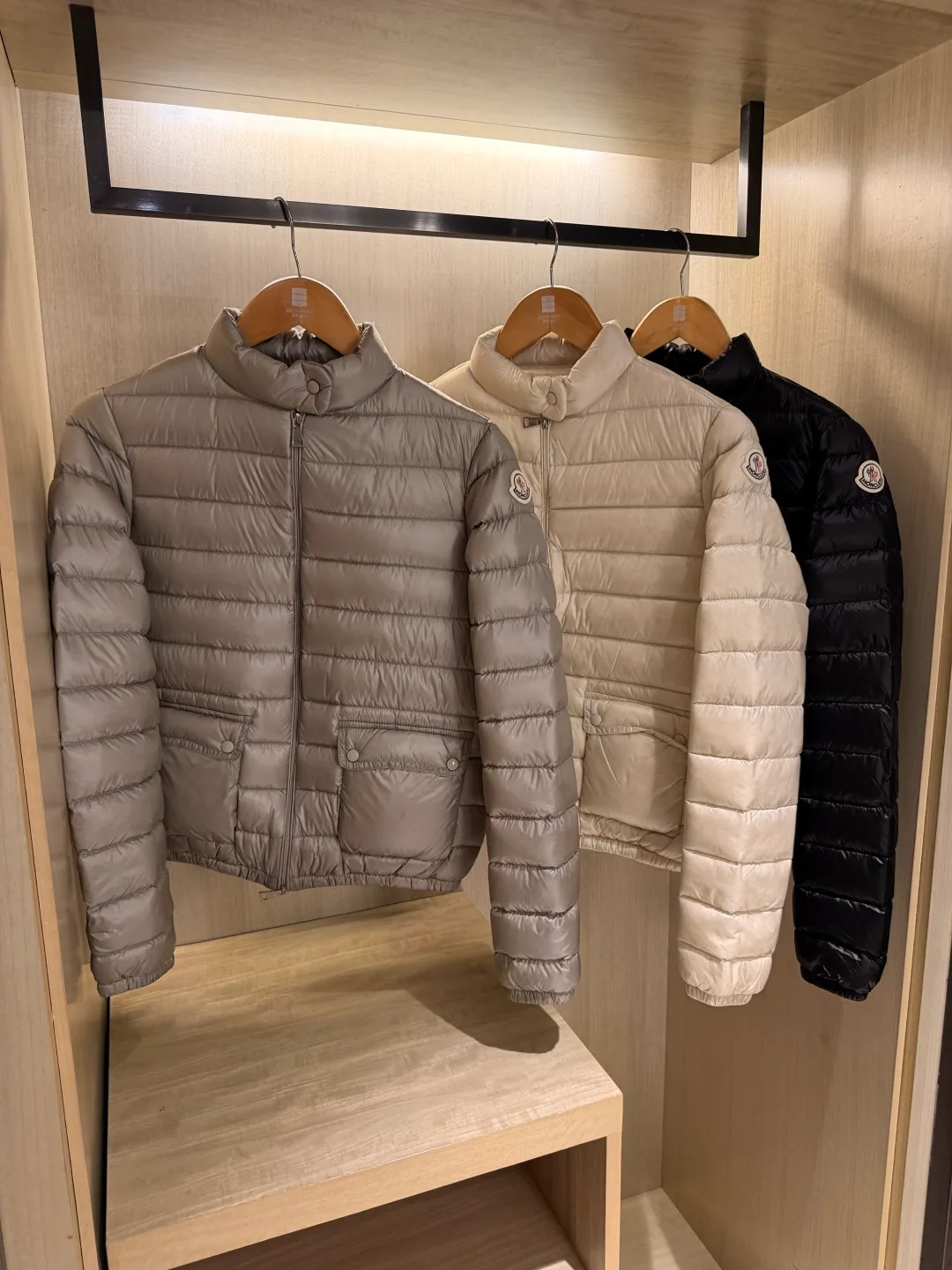 Куртки И Пуховики Женские Moncler 16890554