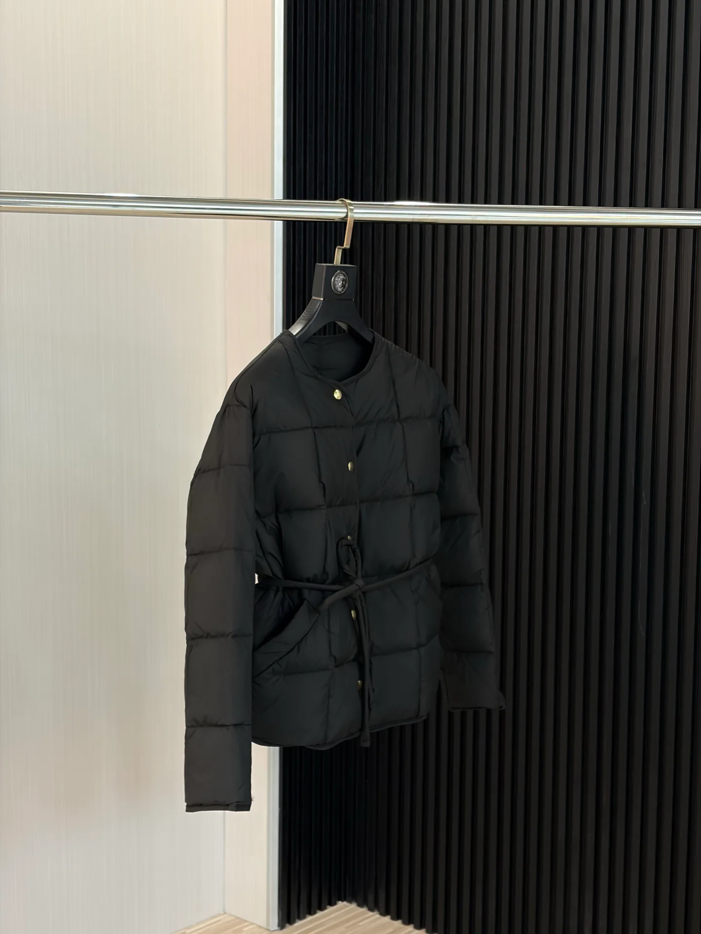 Куртки И Пуховики Женские Moncler 18537976