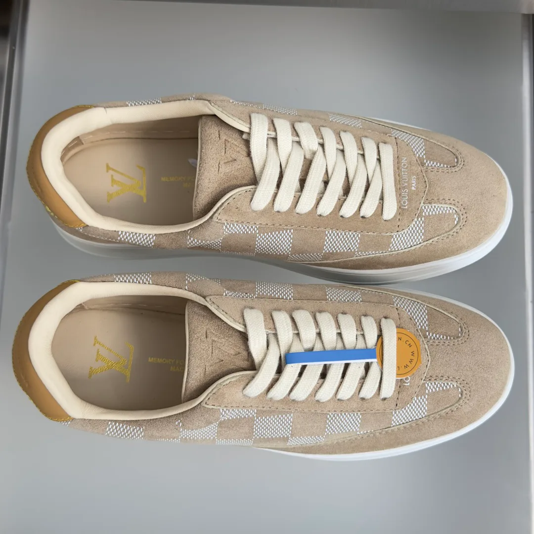 Кроссовки Женские Louis Vuitton 17950377