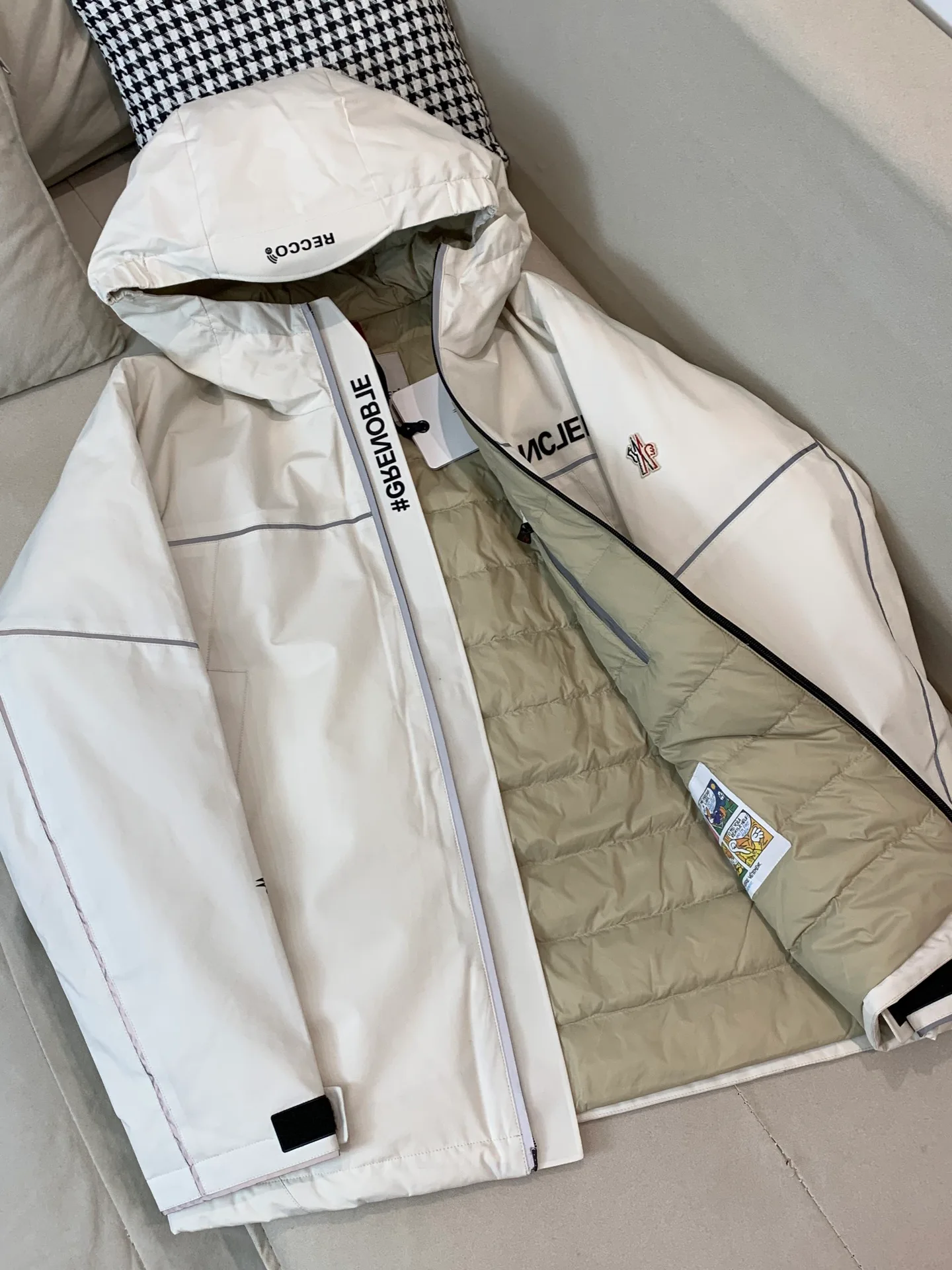Куртки И Пуховики Мужские Moncler 492836