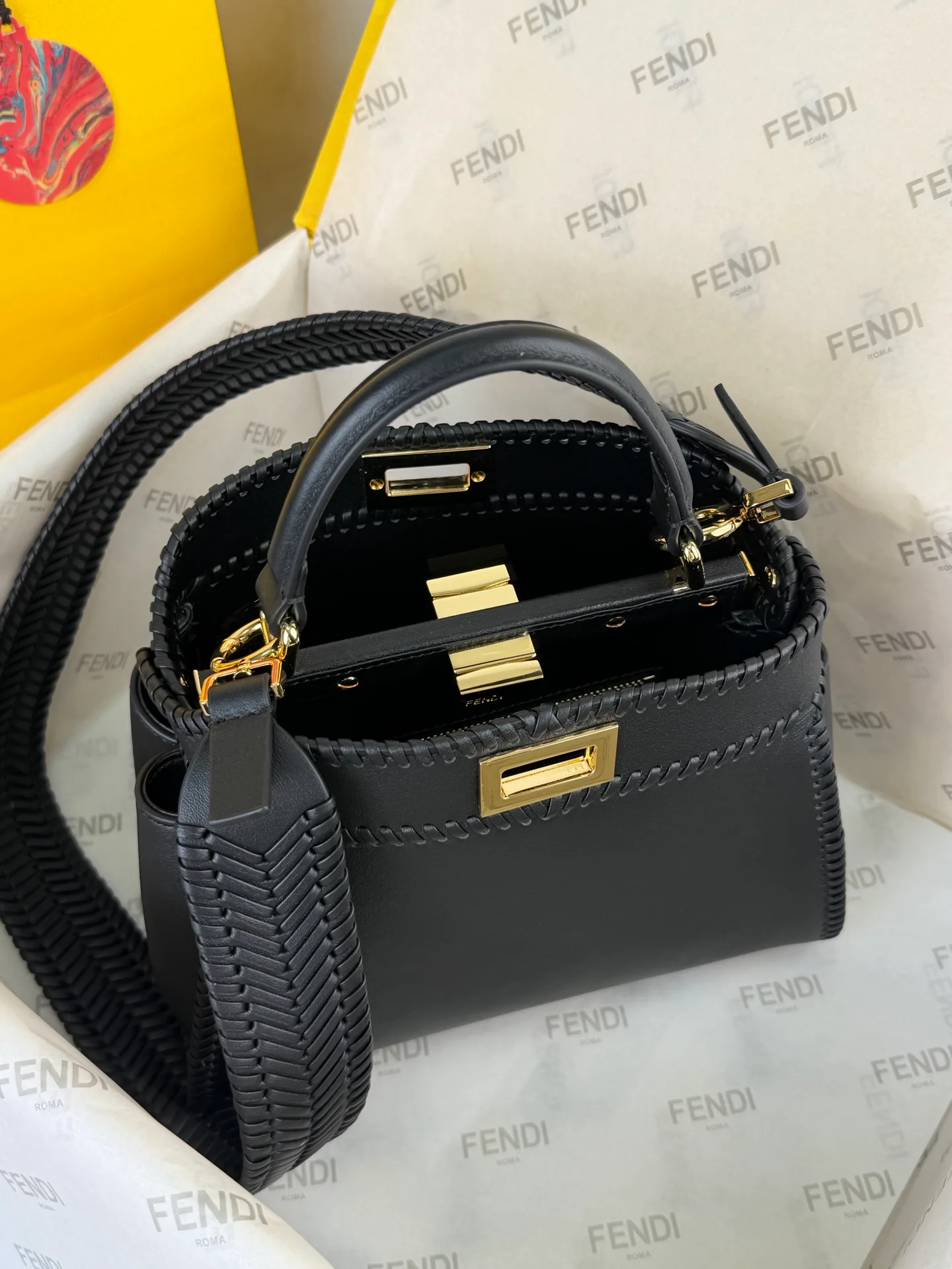 Классические Сумки Женские Fendi 13234523