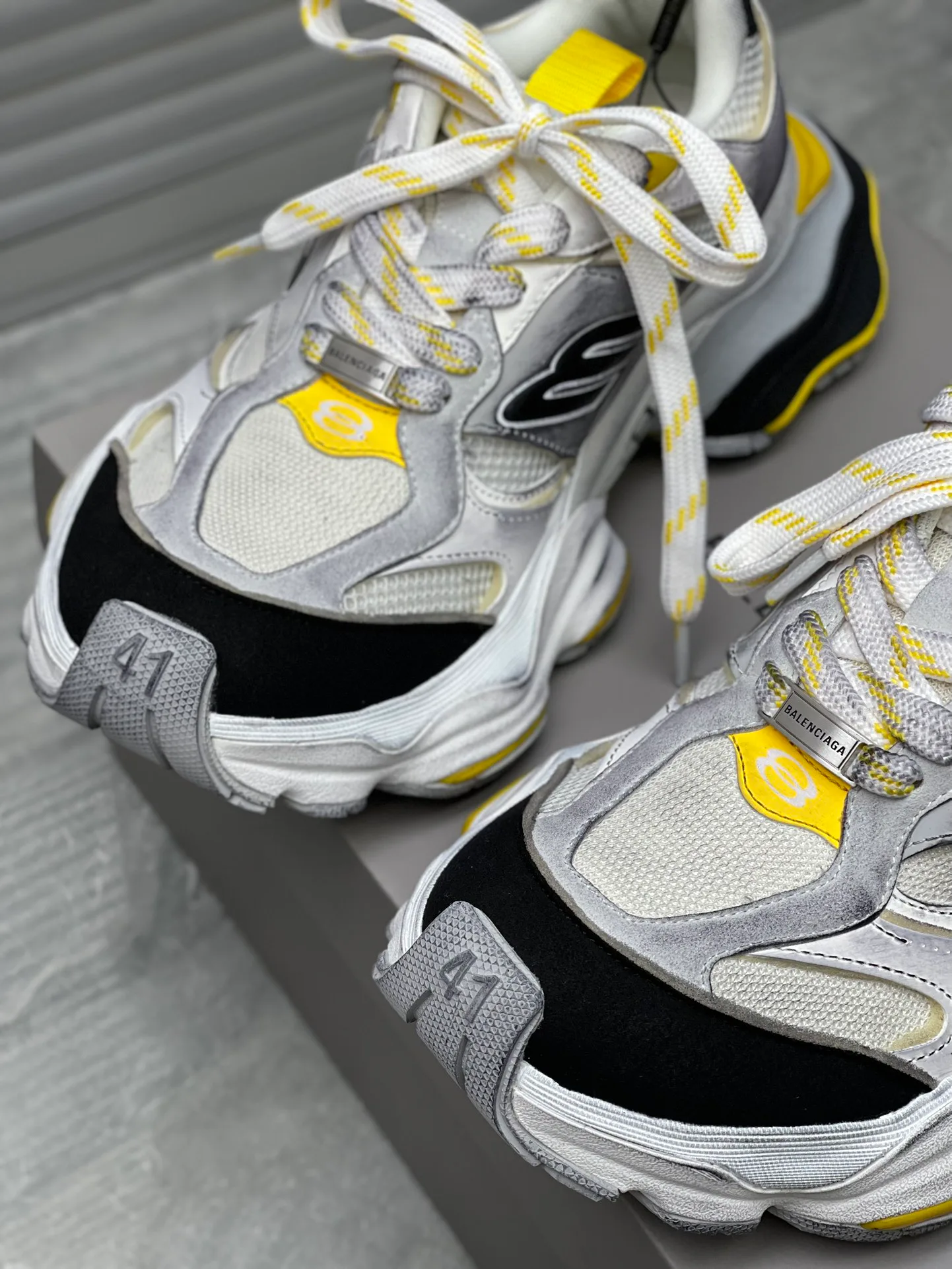 Кроссовки Женские Balenciaga 12799560