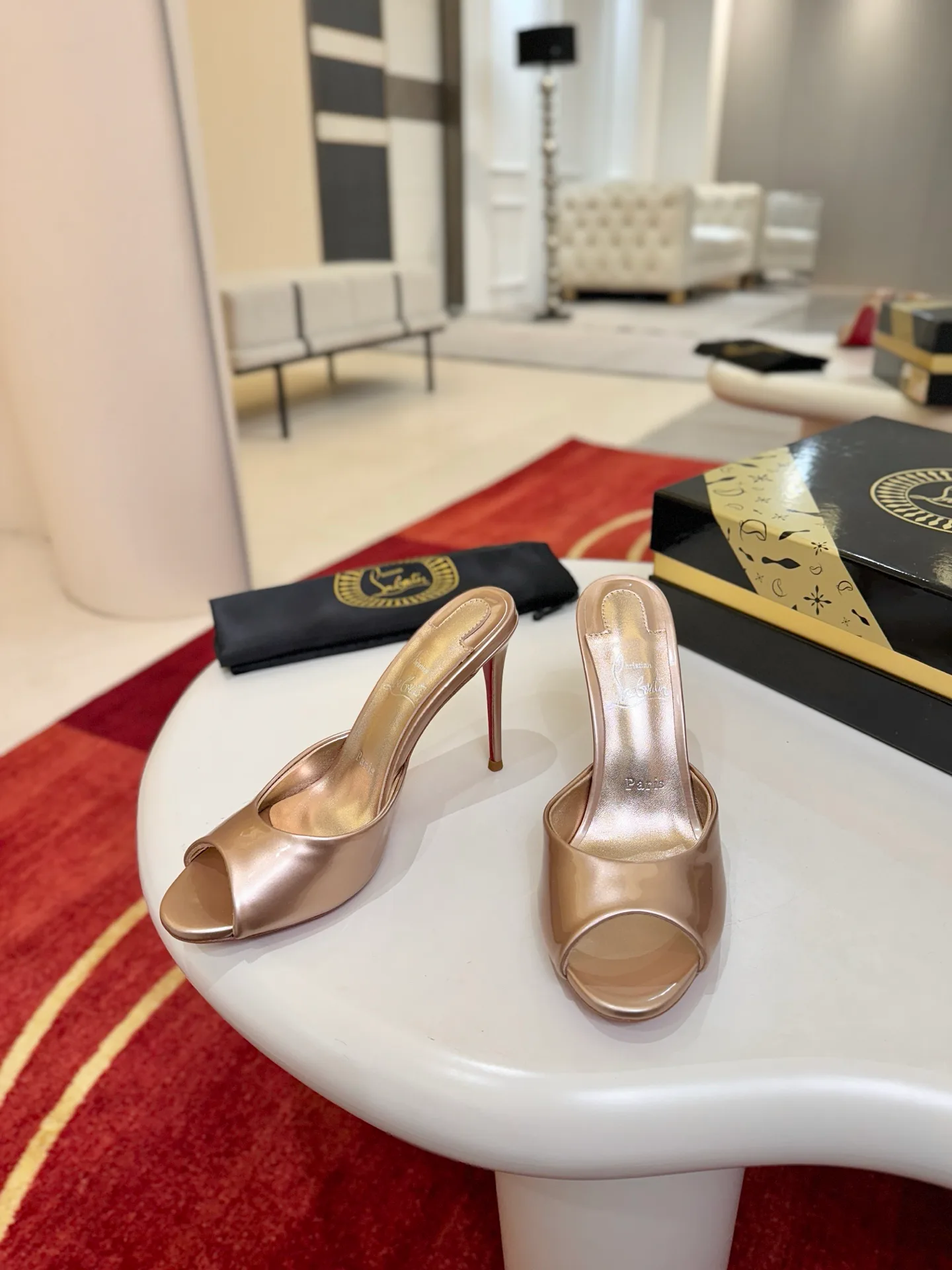 Туфли Женские Christian Louboutin 18821546