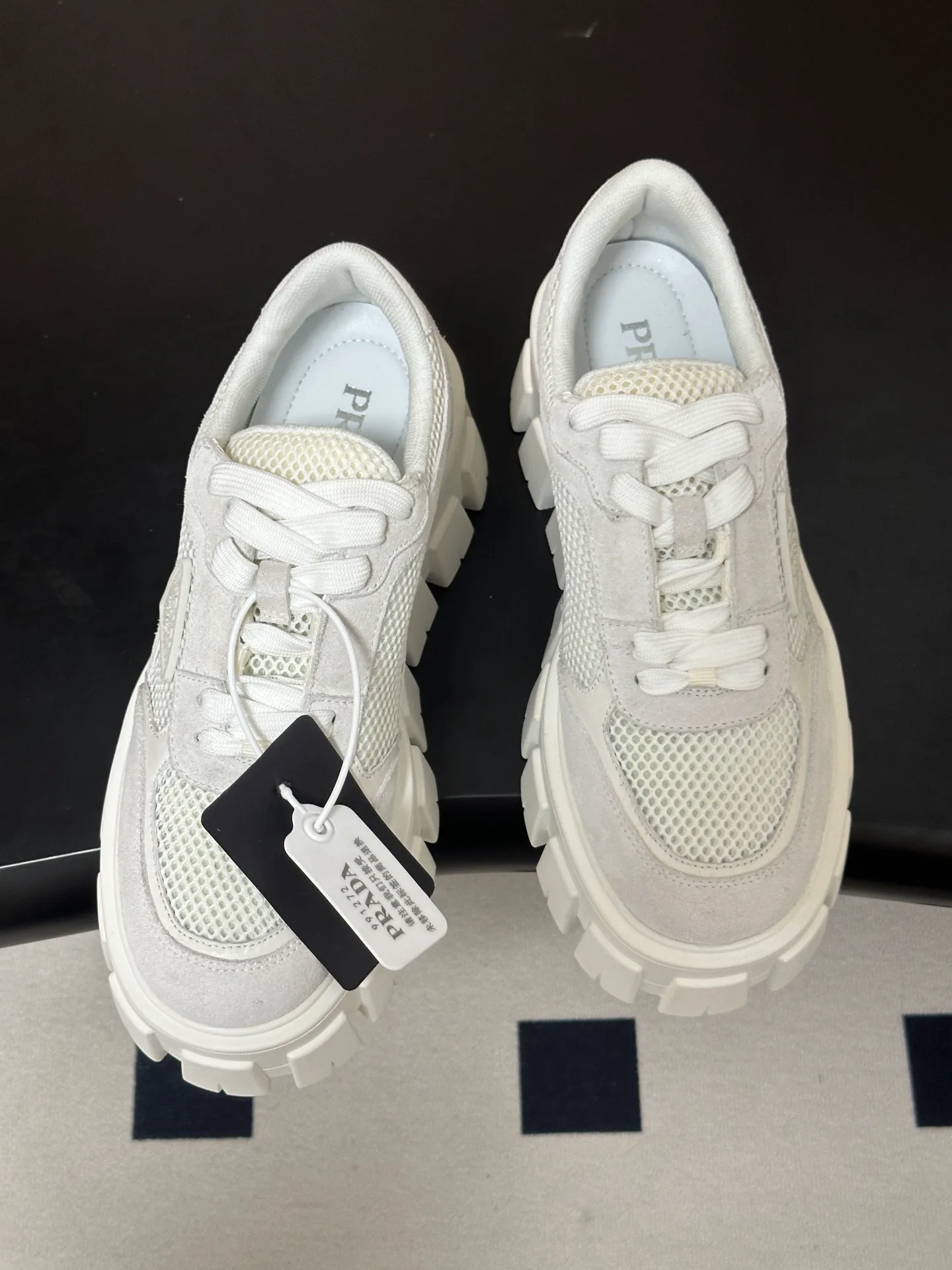 Кроссовки Женские Prada 18049584