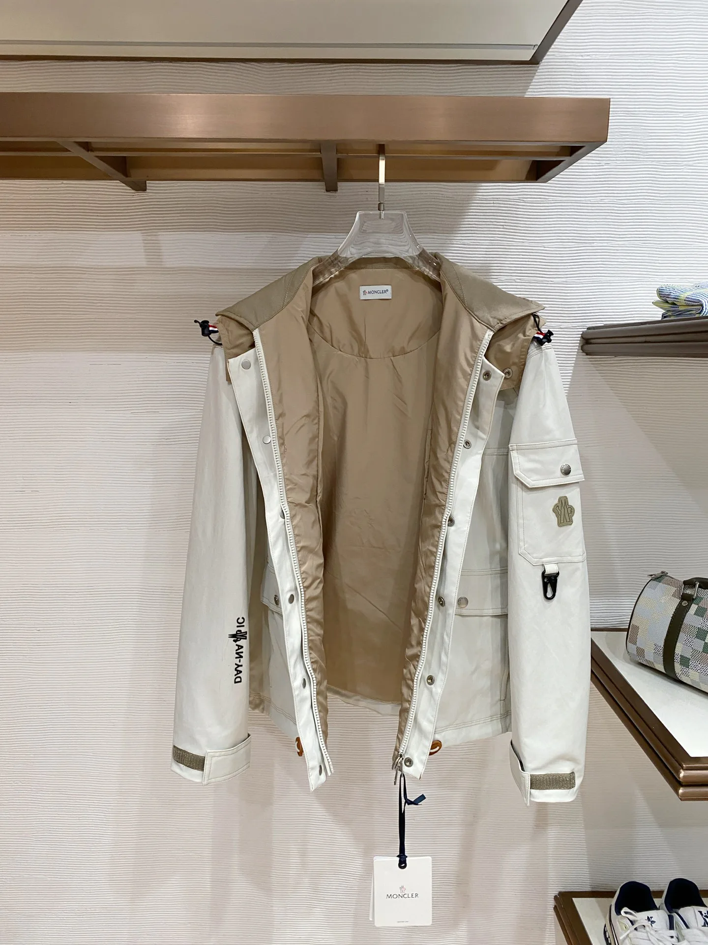 Куртки И Пуховики Мужские Moncler 10271895