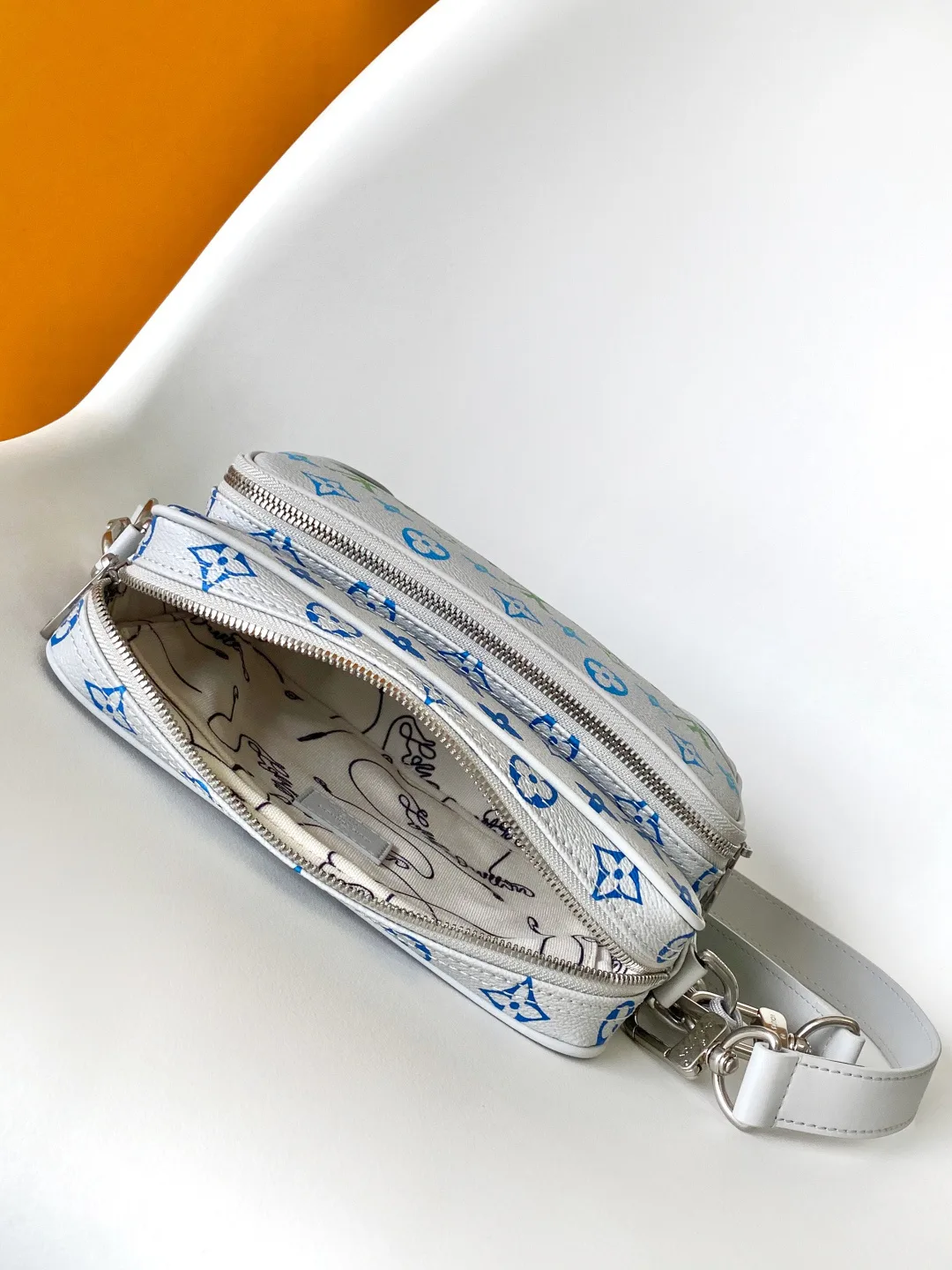 Классические Сумки Женские Louis Vuitton 11185393