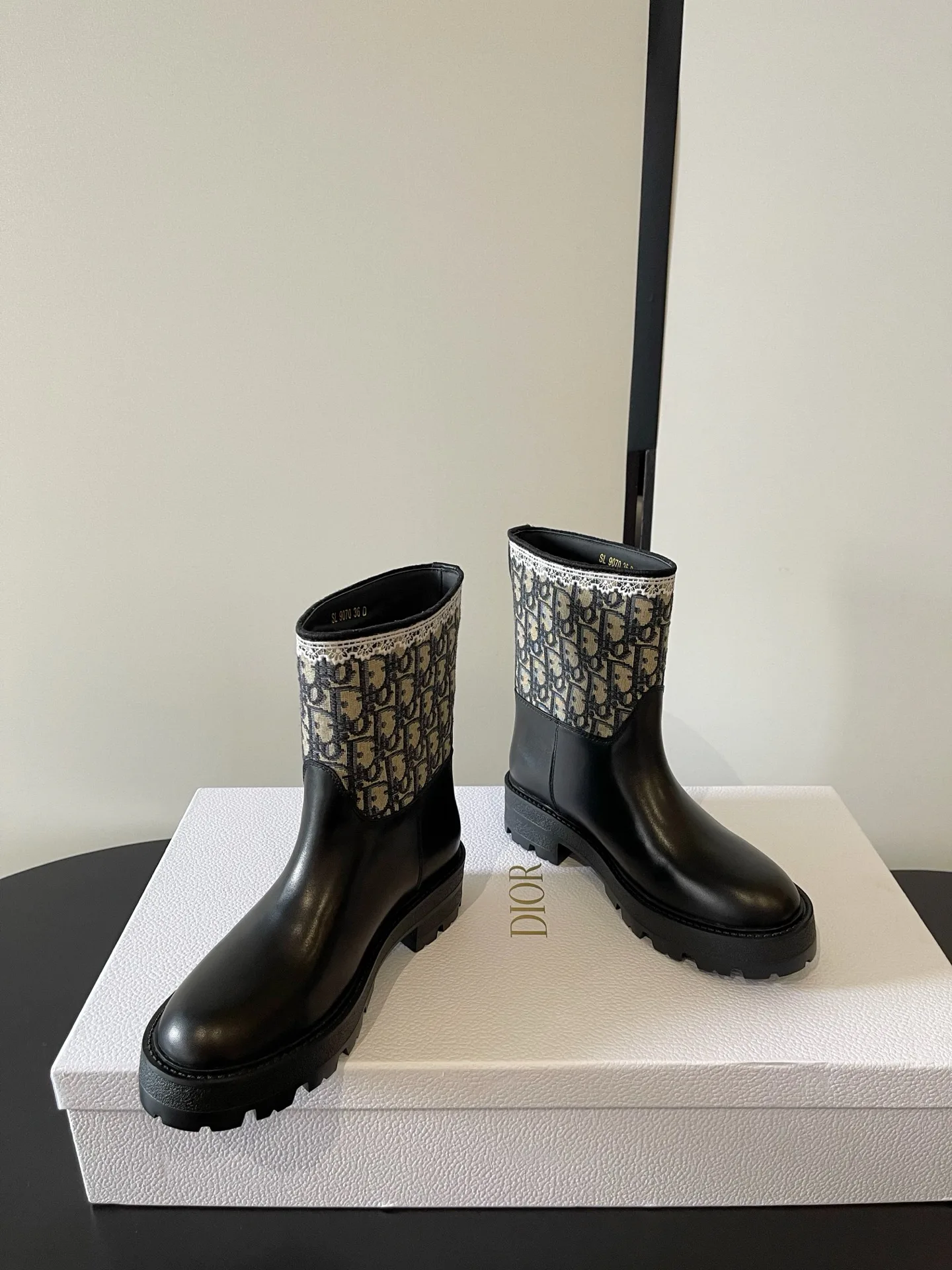 Ботинки Женские Christian Dior 18234942