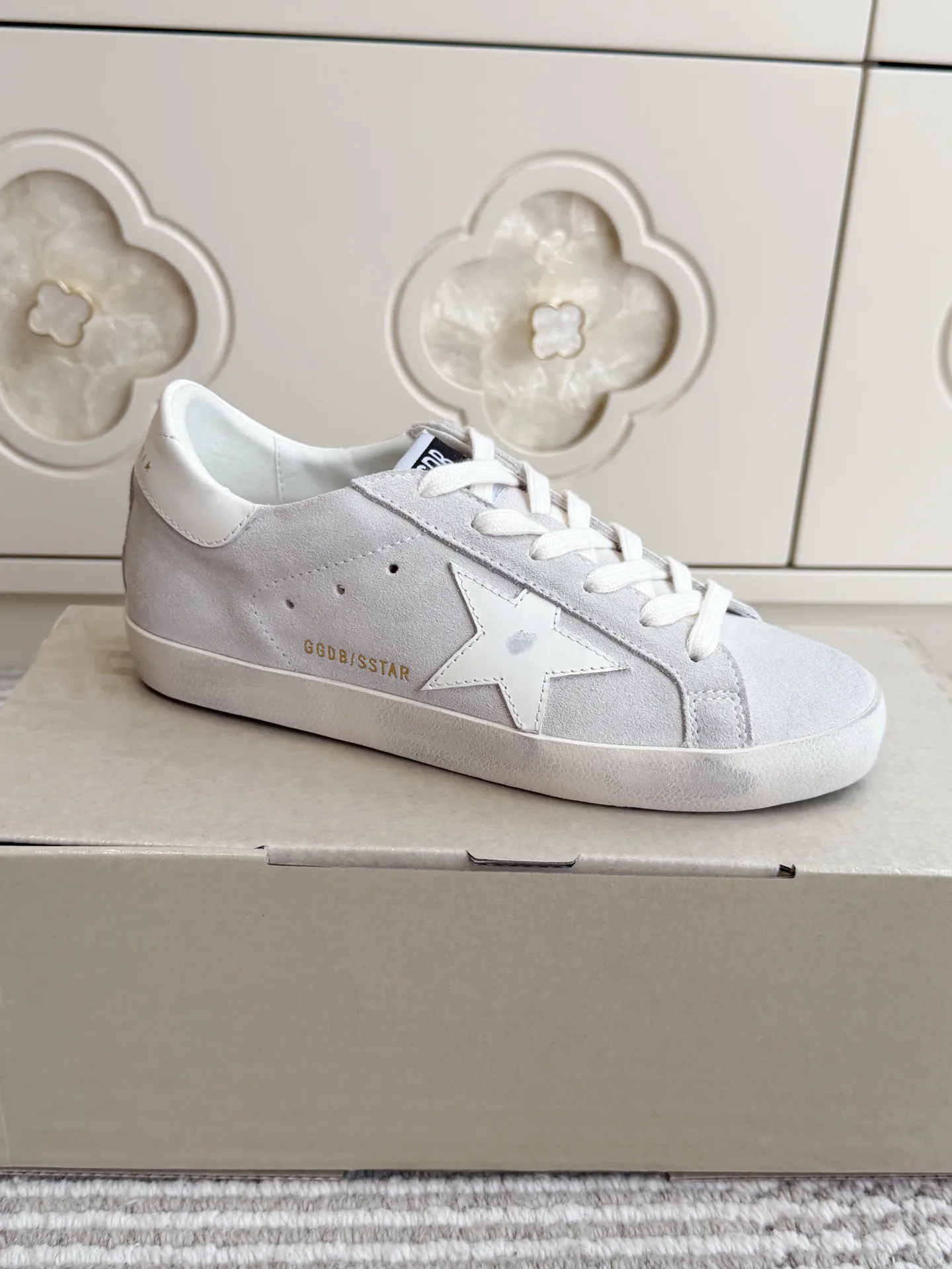 Кроссовки Женские Golden Goose 18360498