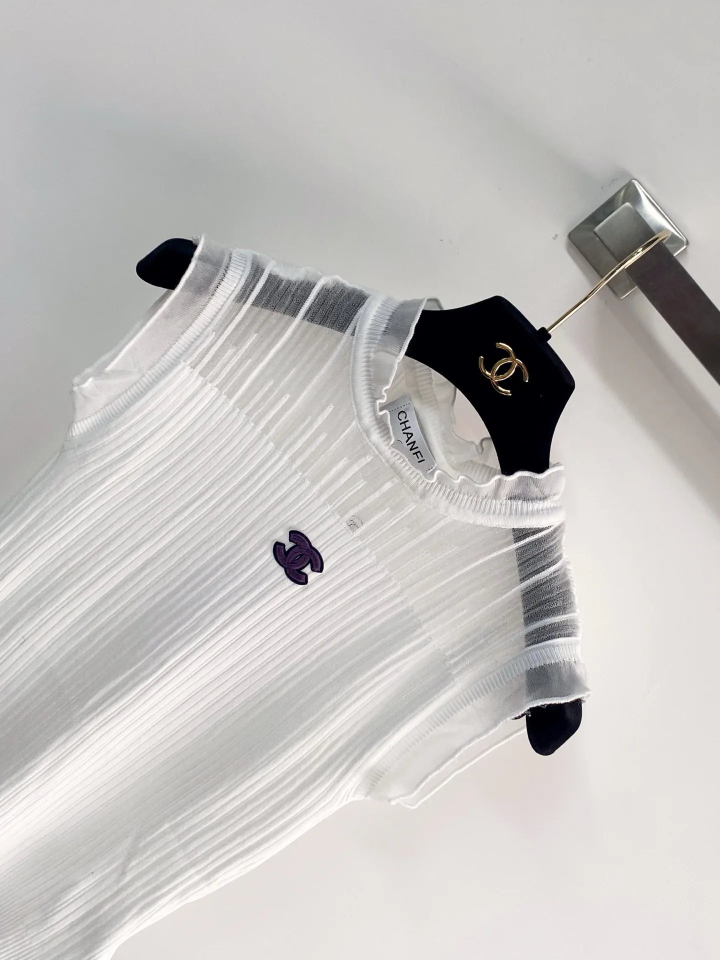 Жилеты Женские Chanel 11397910