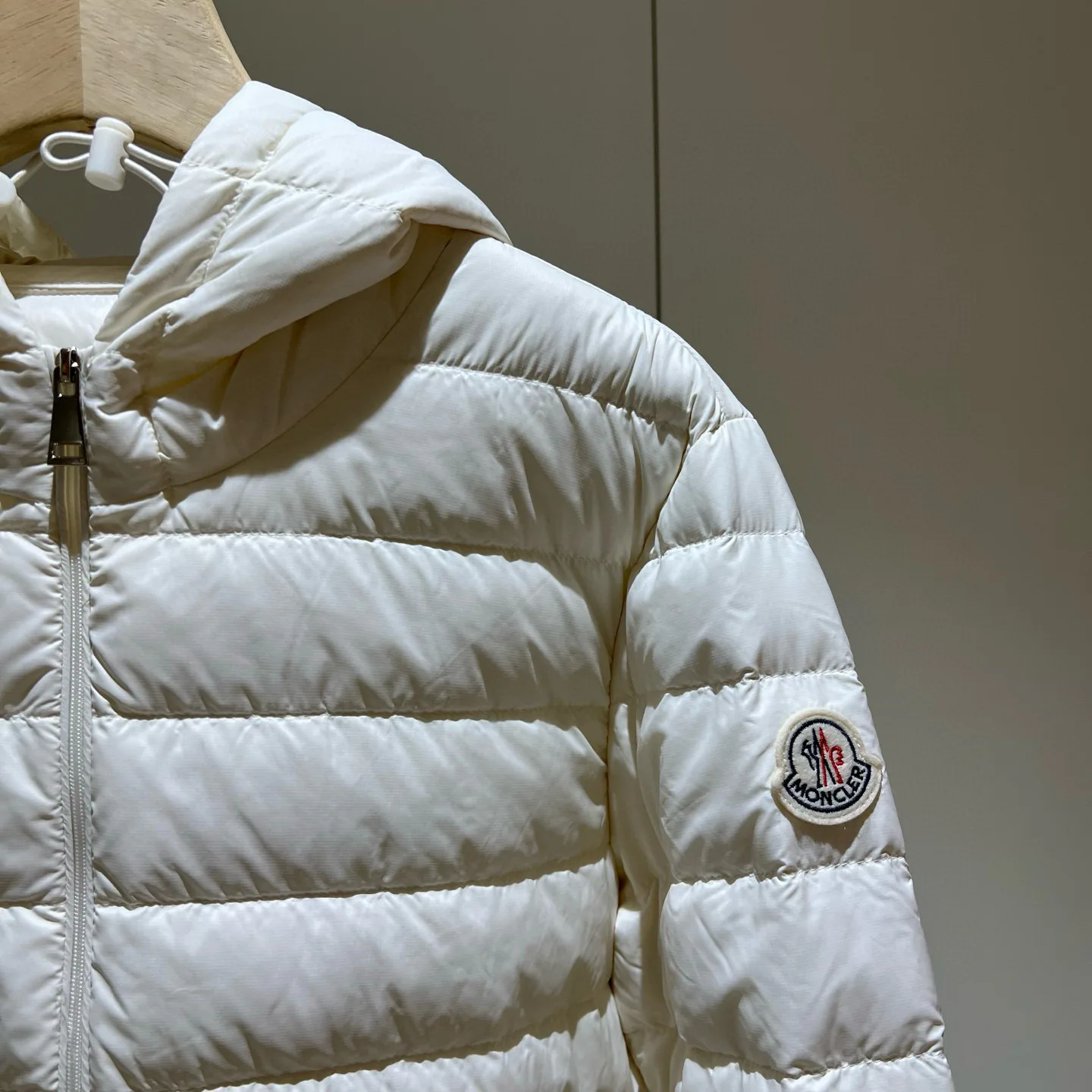 Куртки И Пуховики Женские Moncler 18180100