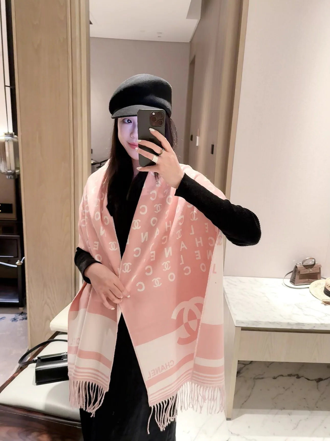 Шарфы Chanel 18377560