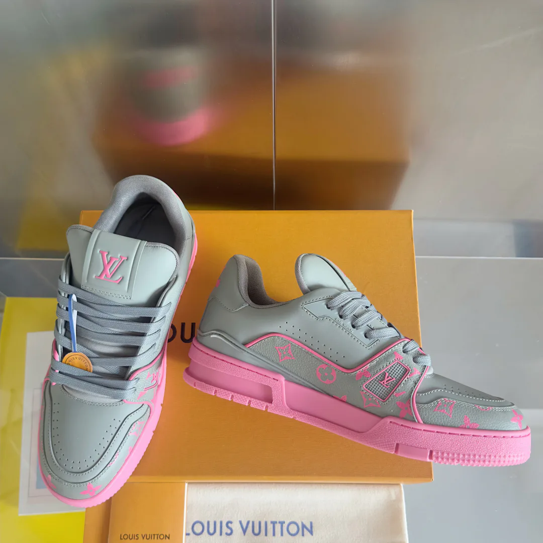 Кроссовки Мужские Louis Vuitton 17483773