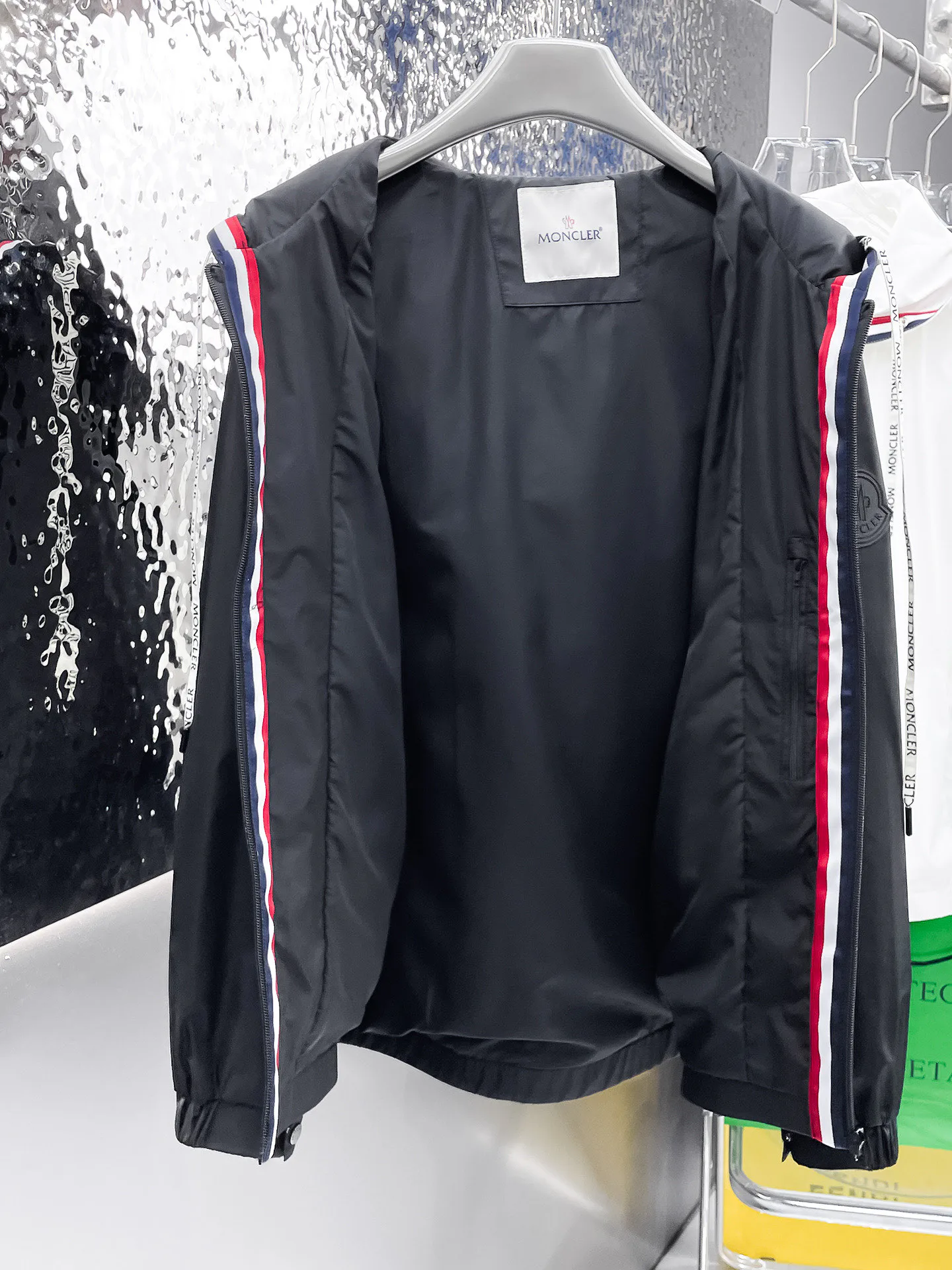 Куртки И Пуховики Мужские Moncler 9352298