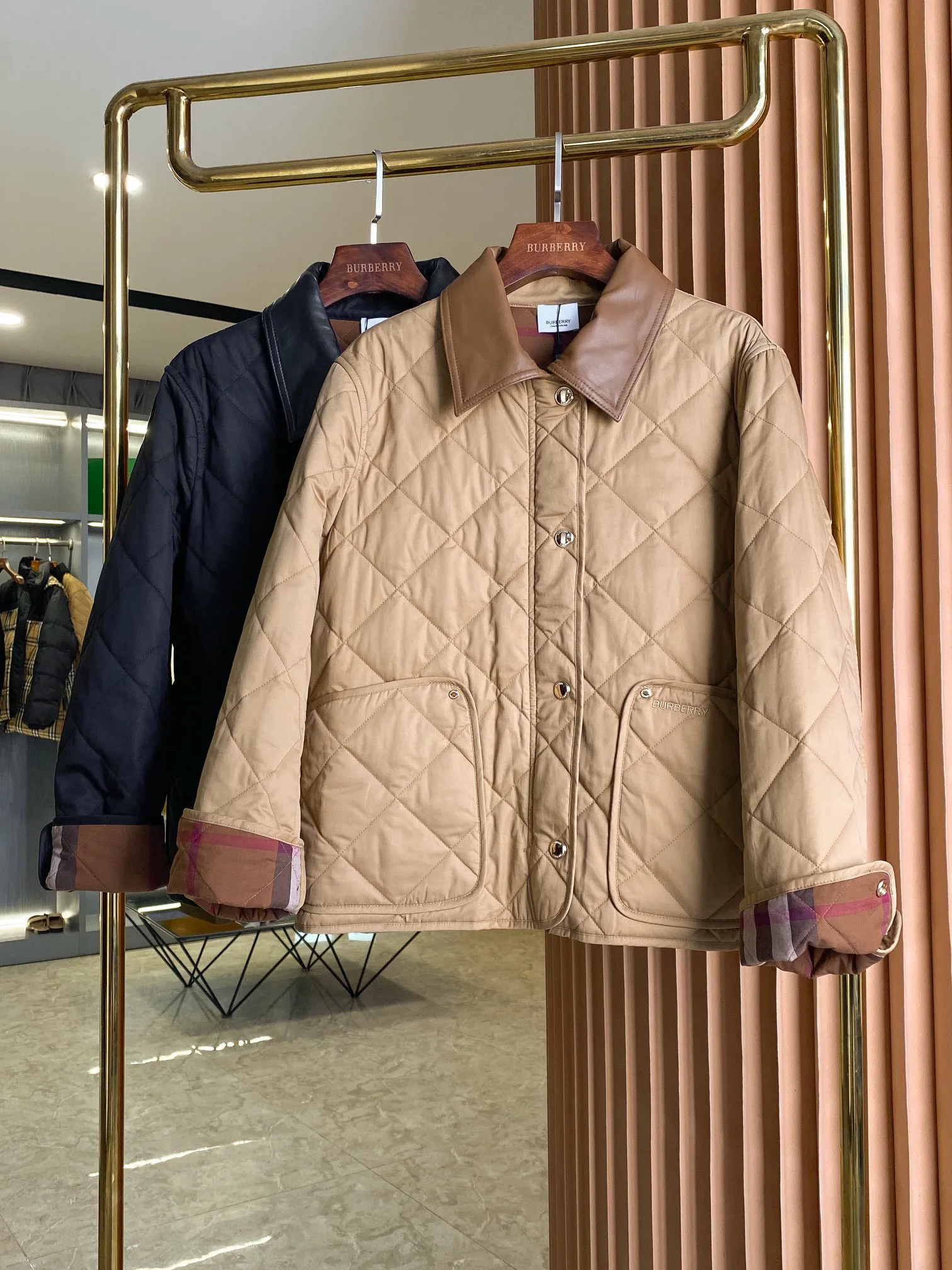 Куртки И Пуховики Женские Burberry 17998761