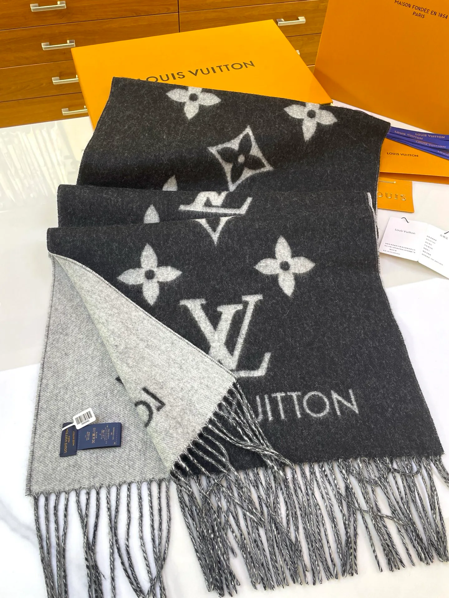 Шарфы Louis Vuitton 266408