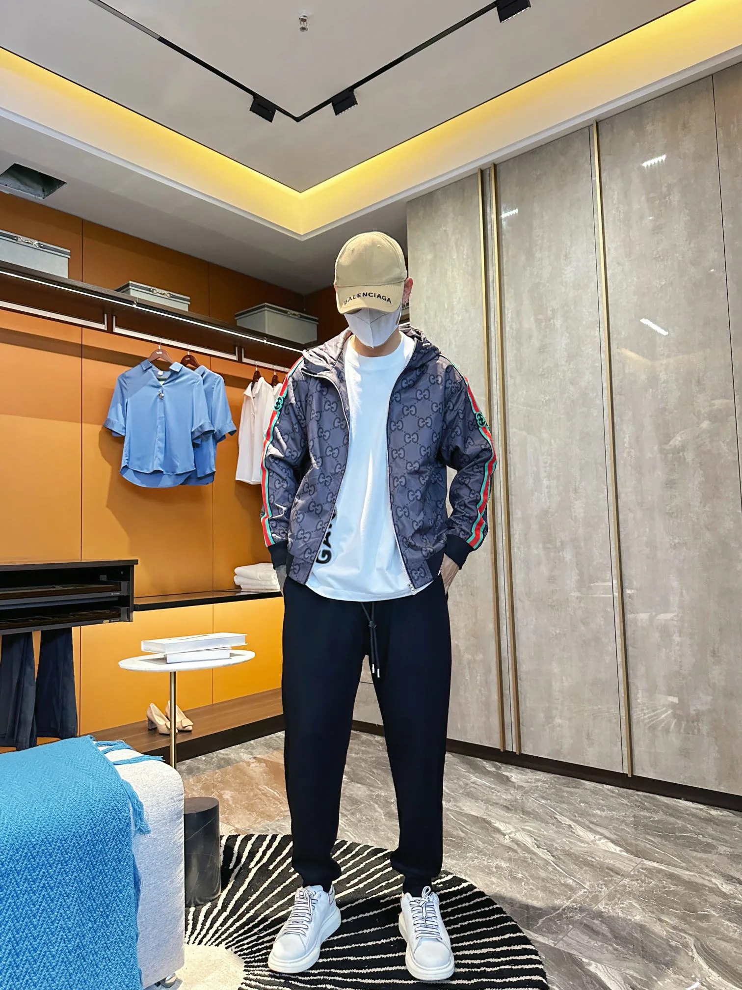 Куртки И Пуховики Мужские Gucci 18197279