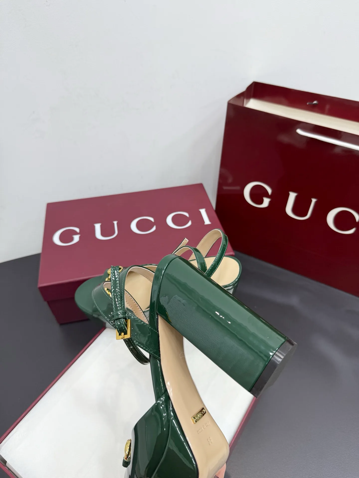 Босоножки Женские Gucci 882824