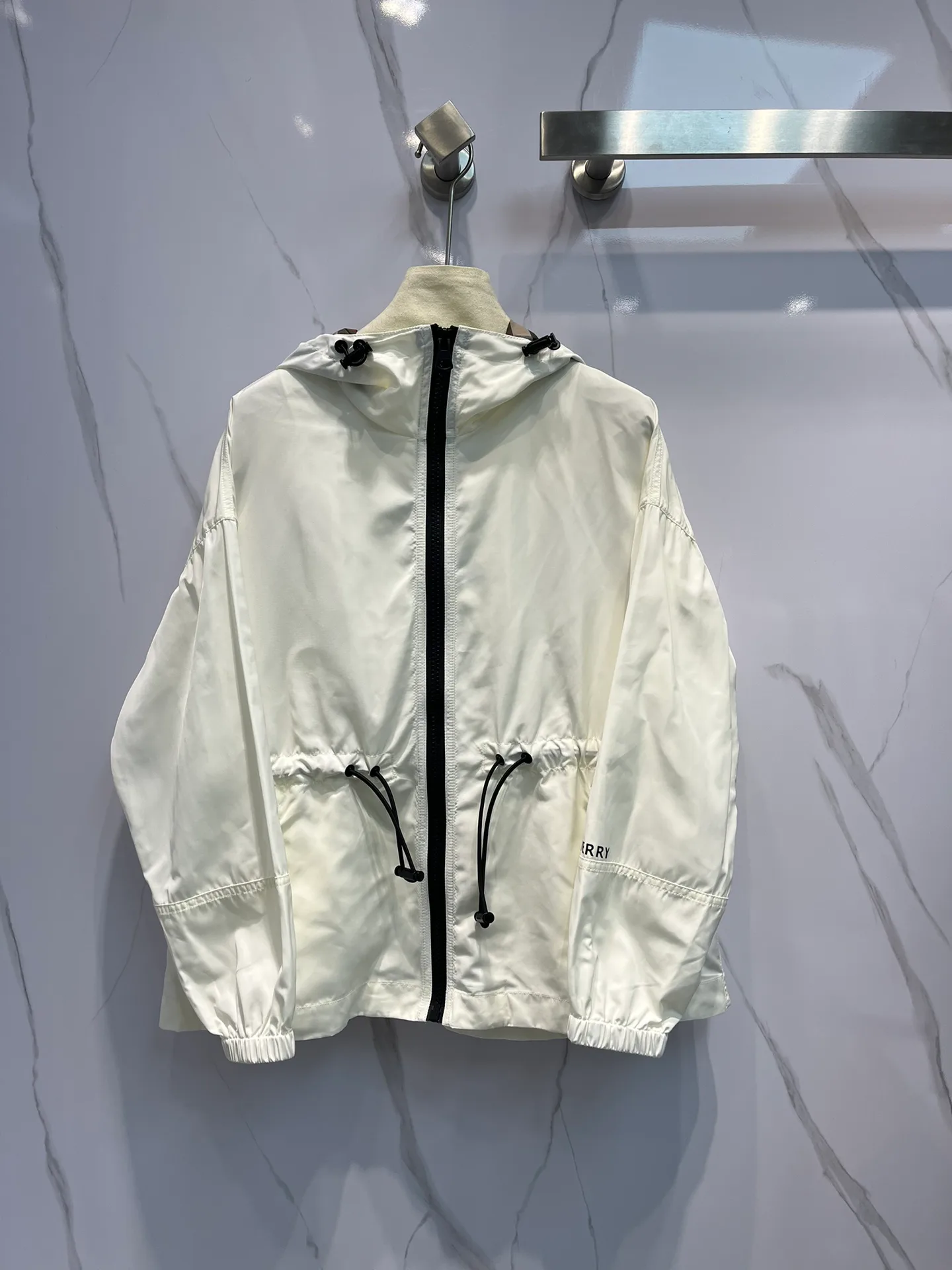 Куртки Женские Burberry Куртки Женские Burberry