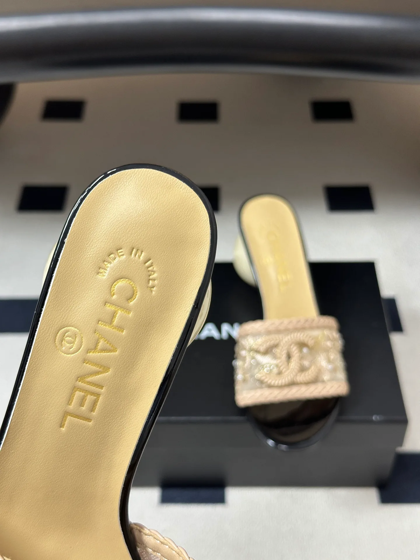 Босоножки Женские Chanel 17403442