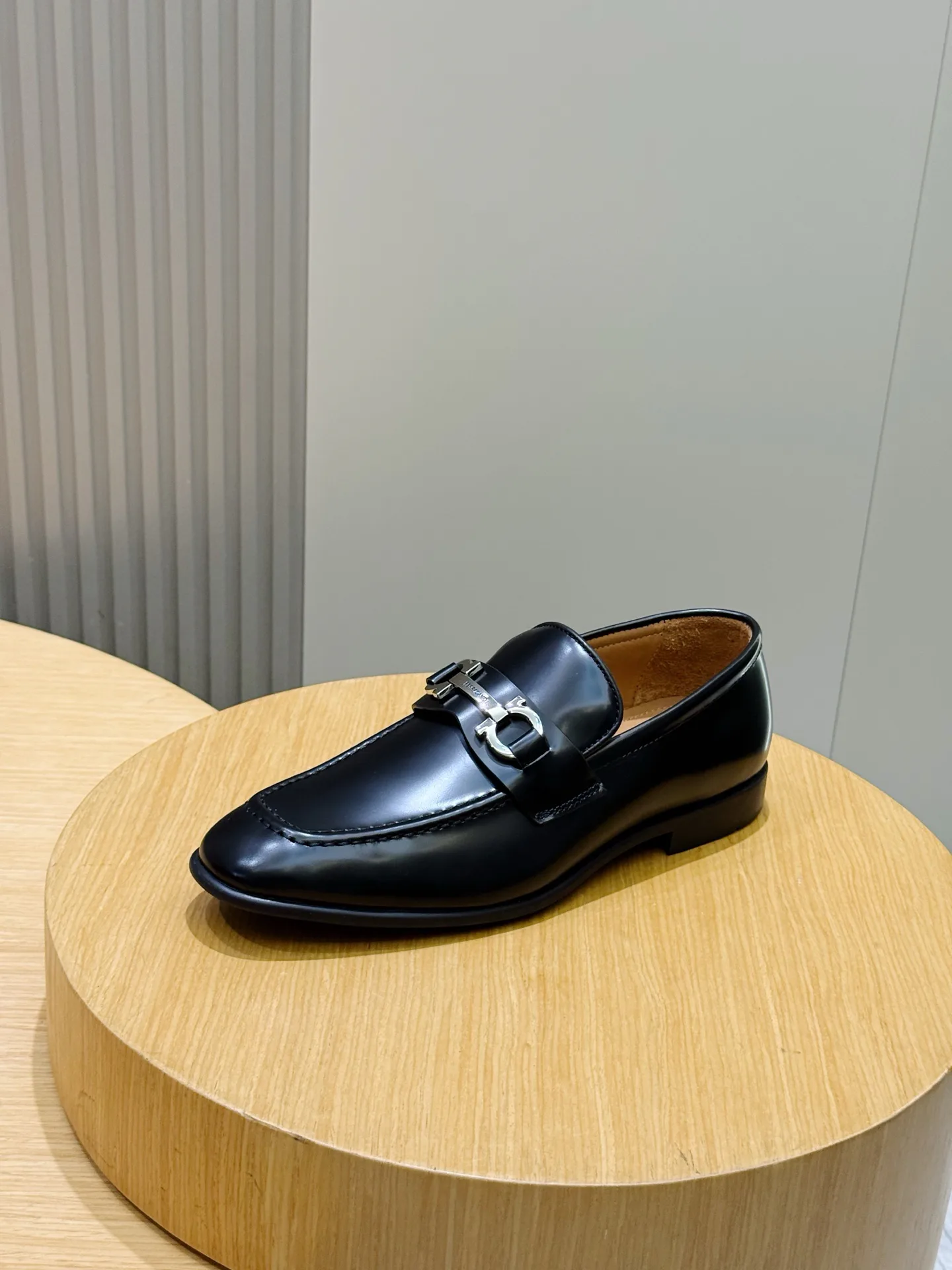 Лоферы И Туфли Мужские Salvatore Ferragamo 18101486