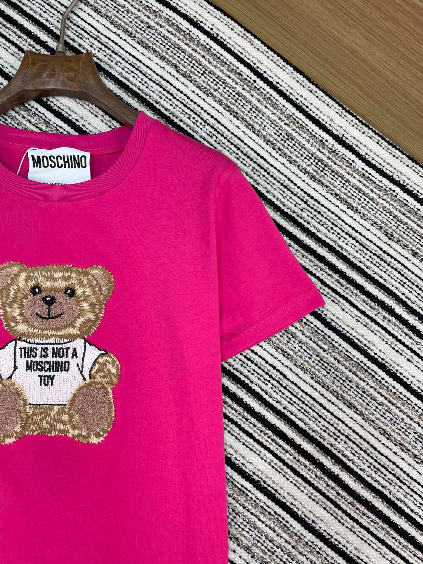 Футболки Женские Moschino 1532951