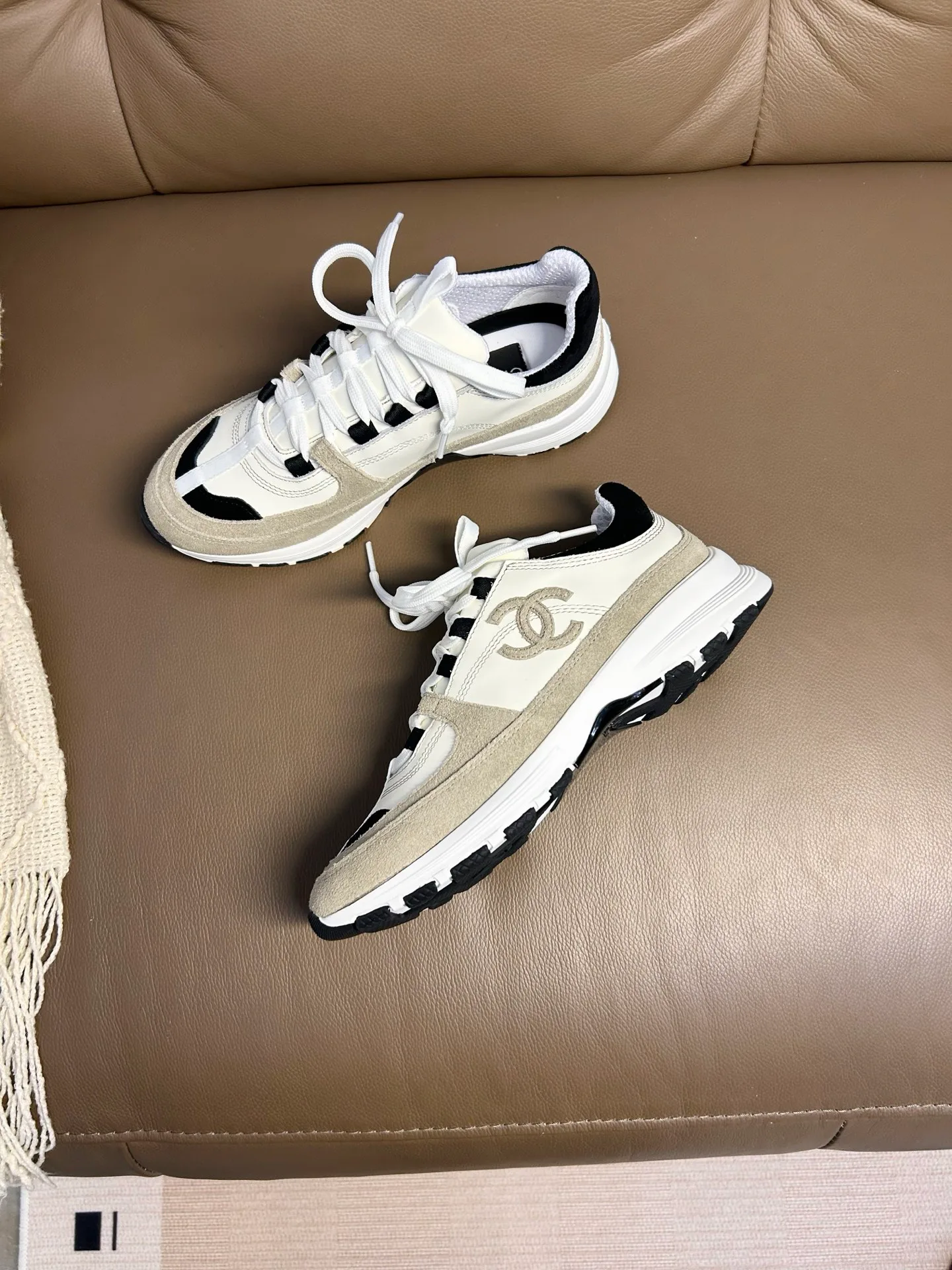 Кроссовки Женские Chanel 11579326