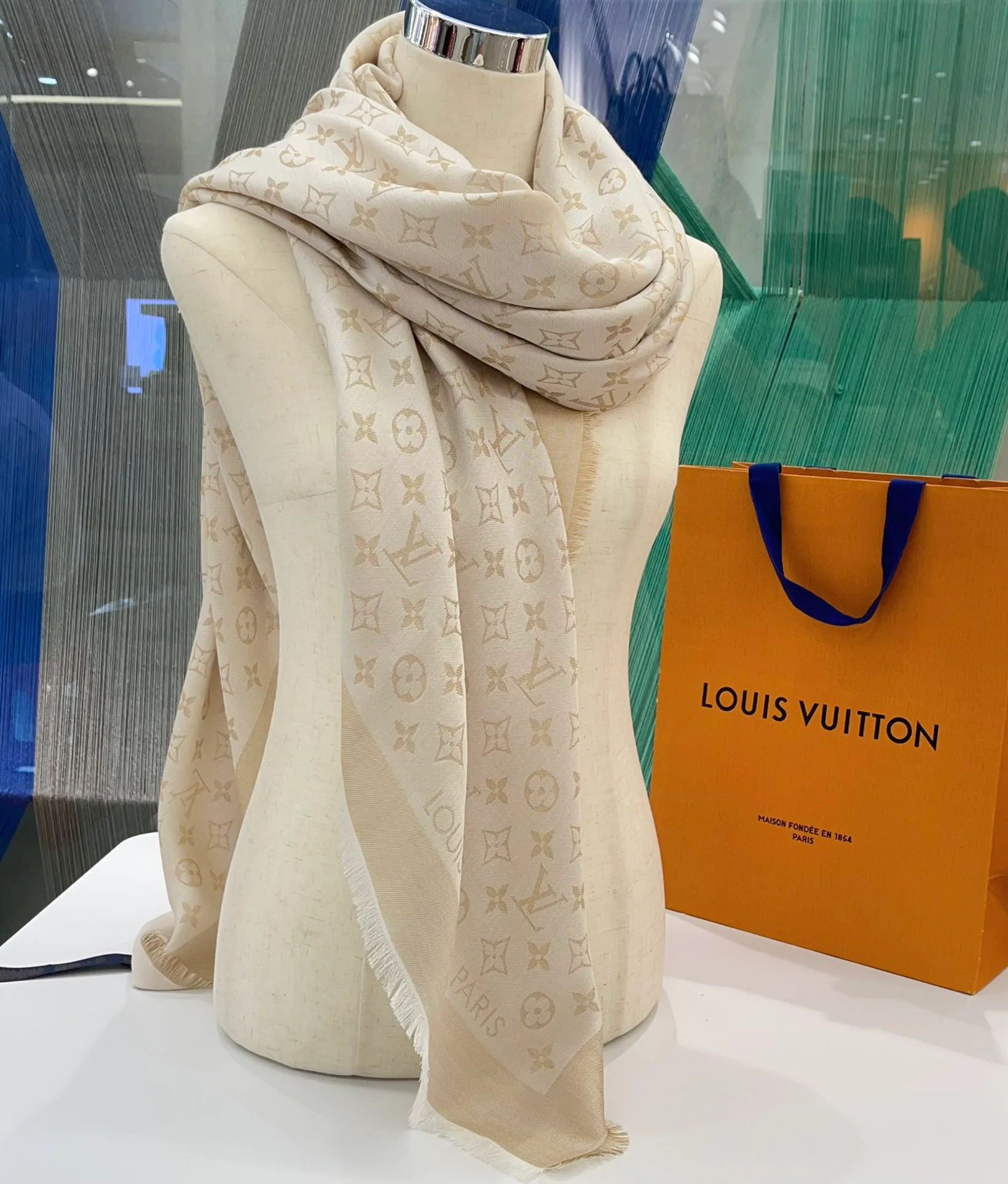 Шарфы Louis Vuitton 17826474