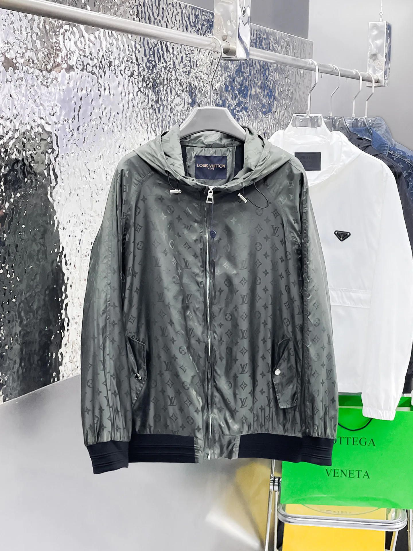 Куртки И Пуховики Мужские Louis Vuitton 9352366