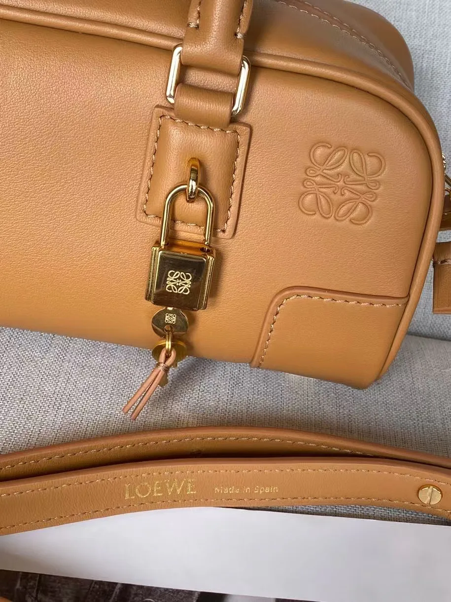 Классические Сумки Женские Loewe 1889778
