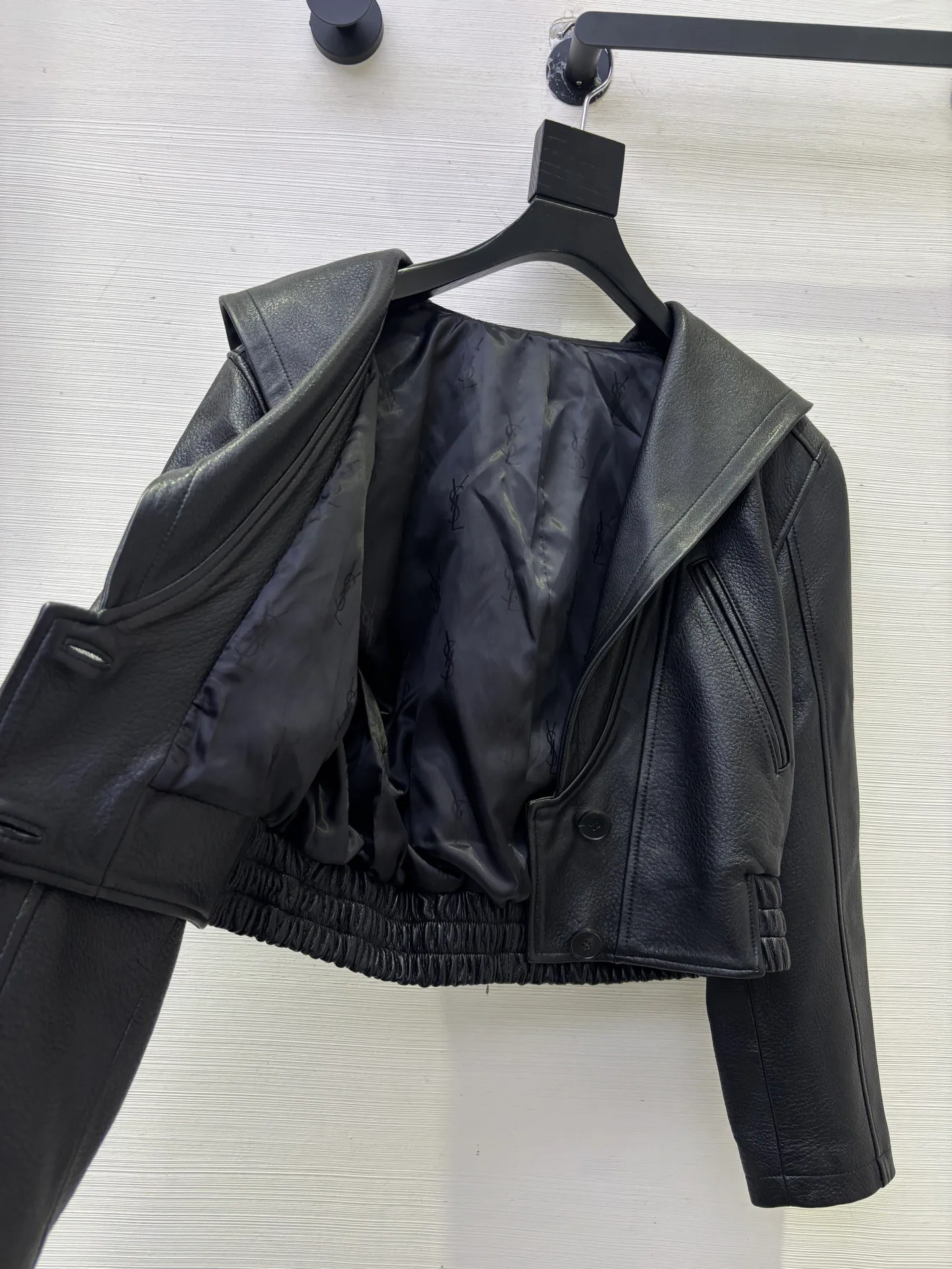 Кожаные Куртки И Дублёнки Женские Saint Laurent 16860541
