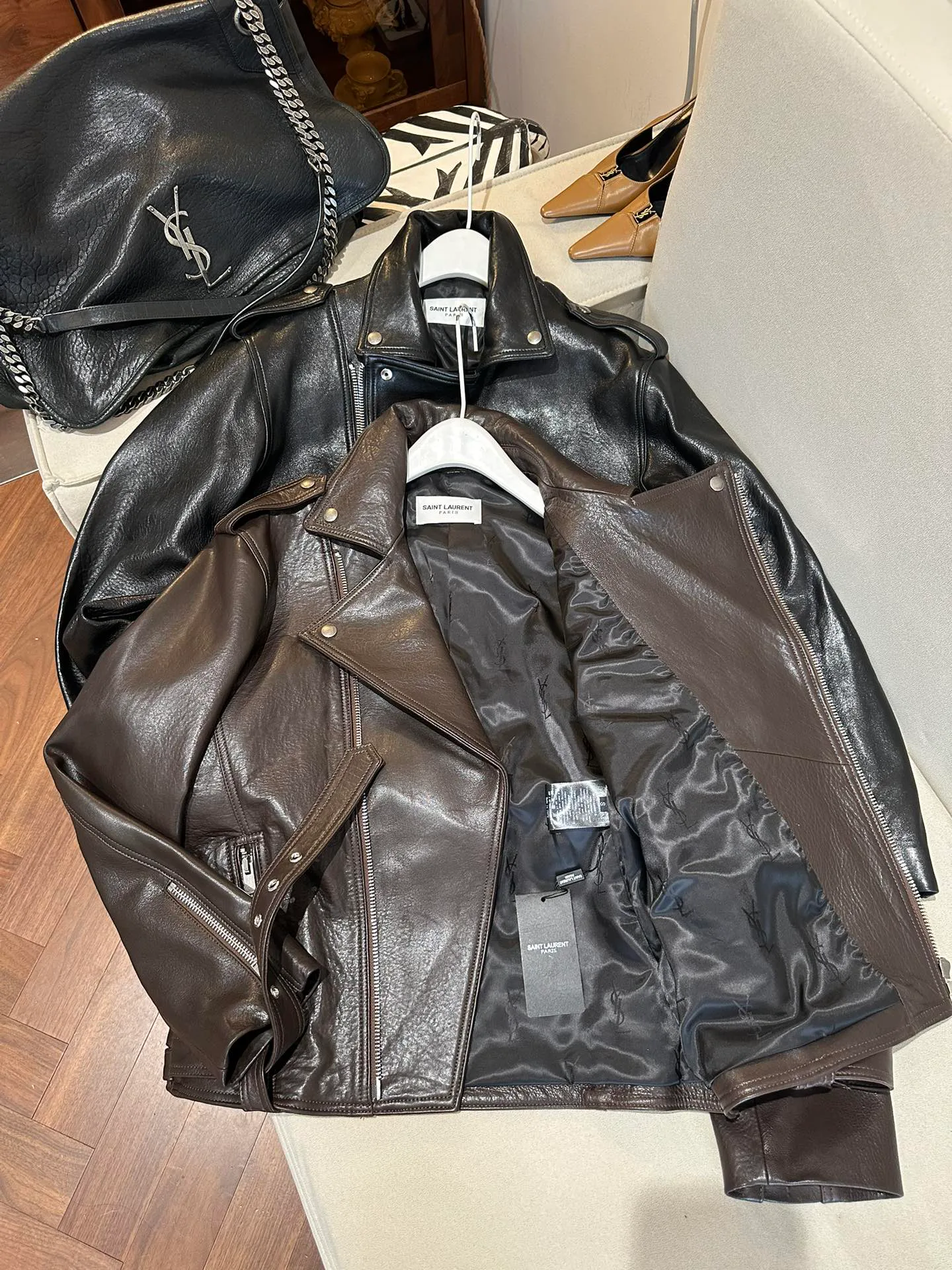 Кожаные Куртки И Дублёнки Женские Saint Laurent 11679688